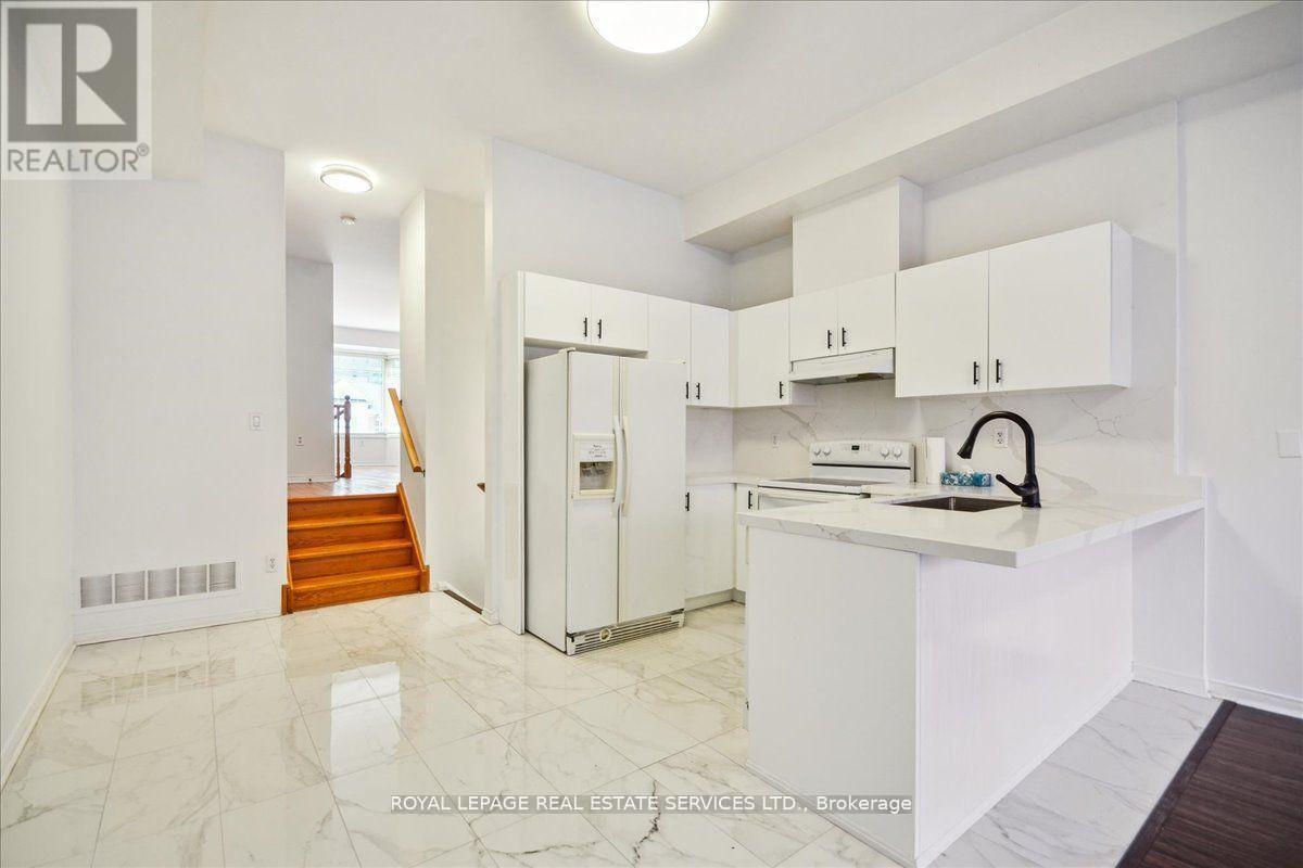 












3302 PINTO PLACE

,
Mississauga,




Ontario
L5B1V7

