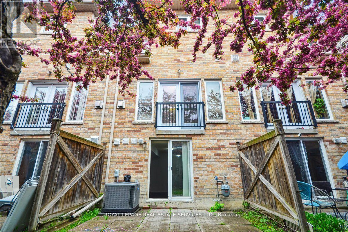 












3302 PINTO PLACE

,
Mississauga,




Ontario
L5B1V7

