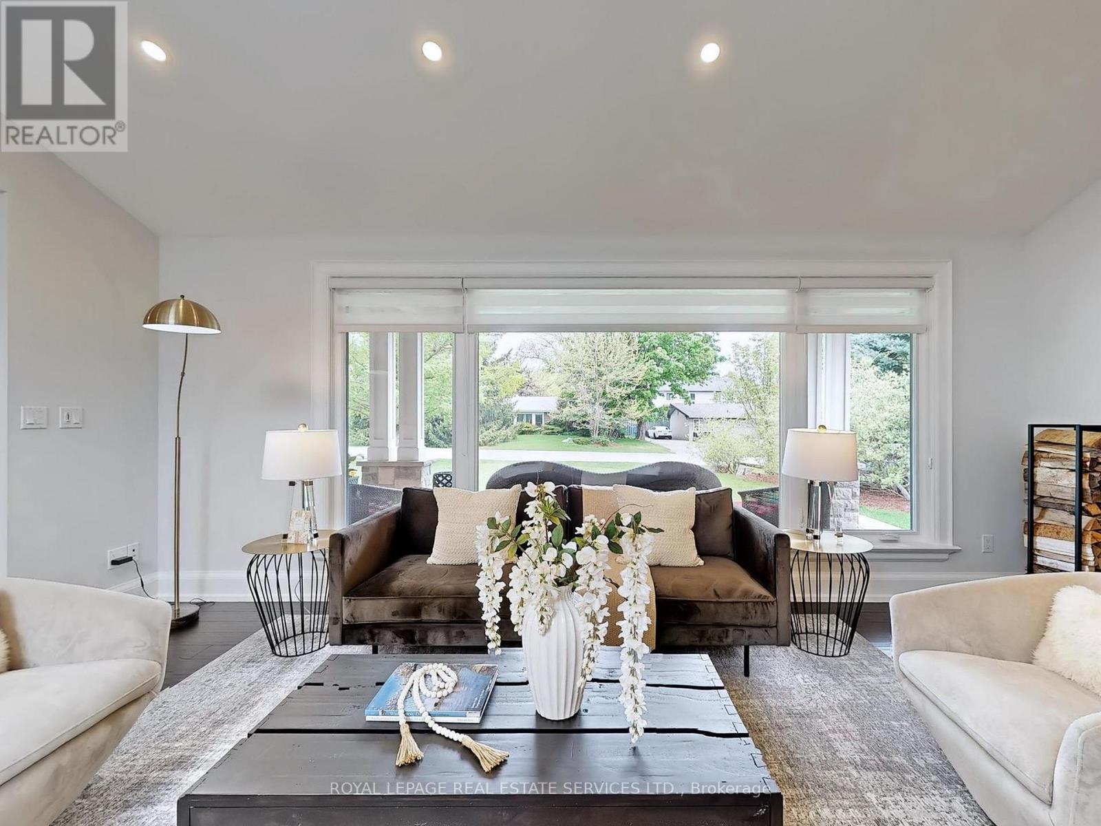 












1072 BOMORDA DRIVE

,
Oakville,




Ontario
L6H1Y2

