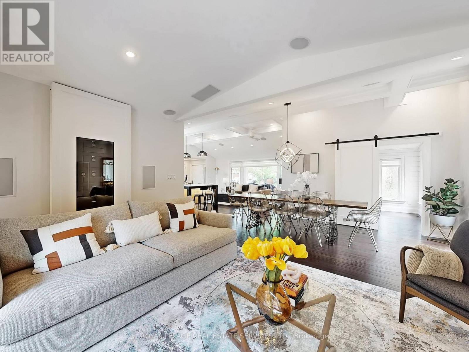 












1072 BOMORDA DRIVE

,
Oakville,




Ontario
L6H1Y2

