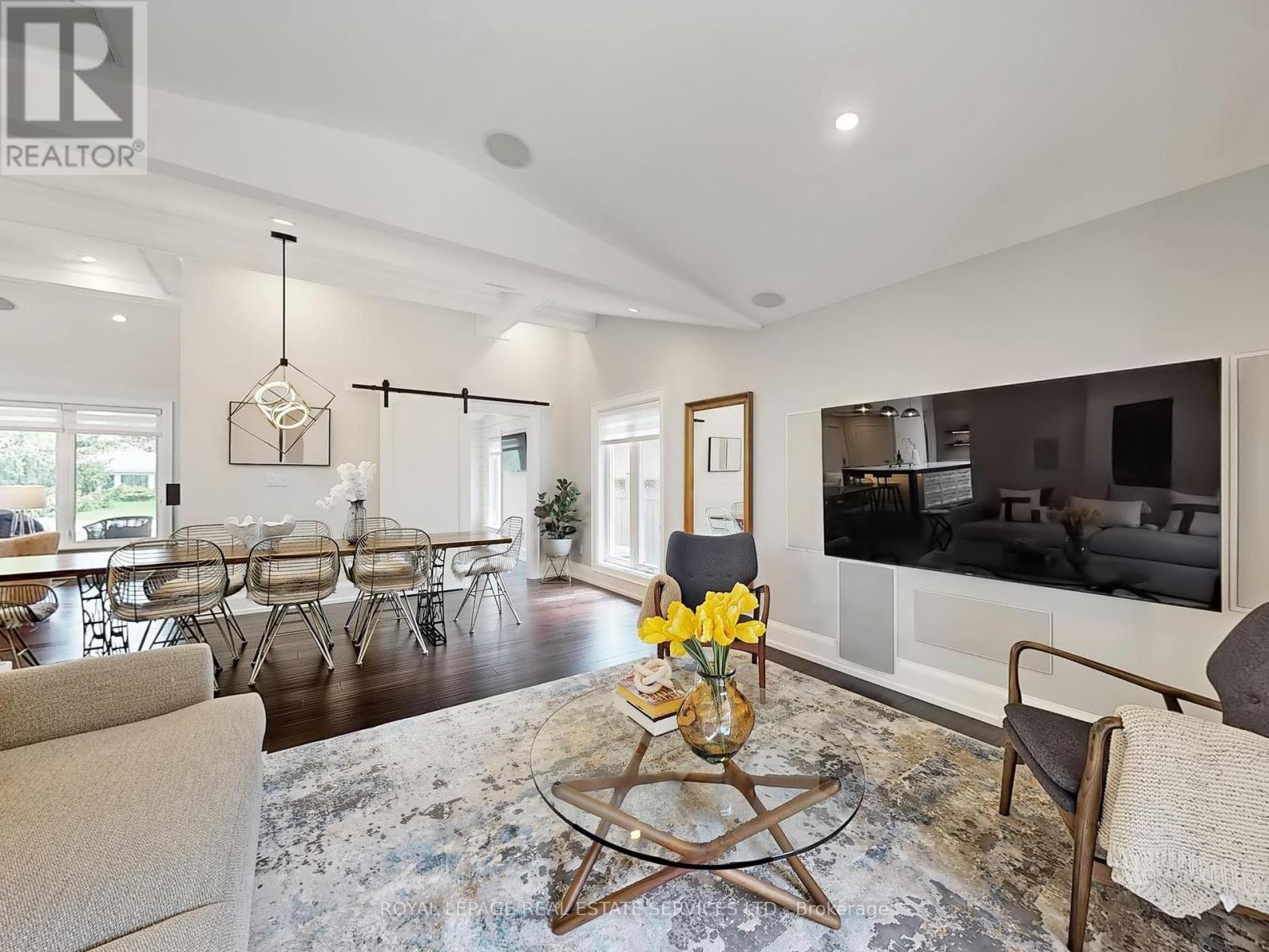 












1072 BOMORDA DRIVE

,
Oakville,




Ontario
L6H1Y2

