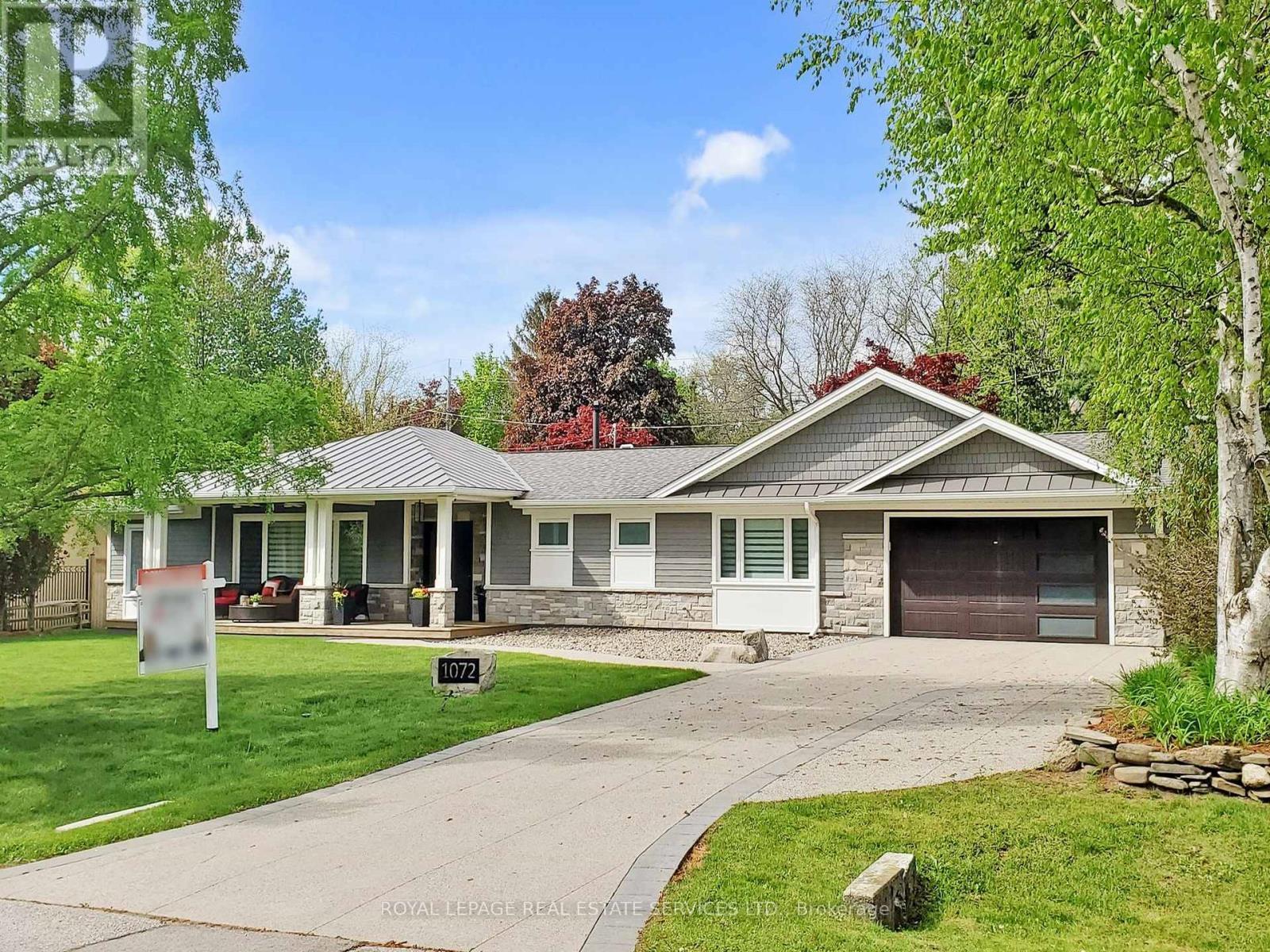 












1072 BOMORDA DRIVE

,
Oakville,




Ontario
L6H1Y2


