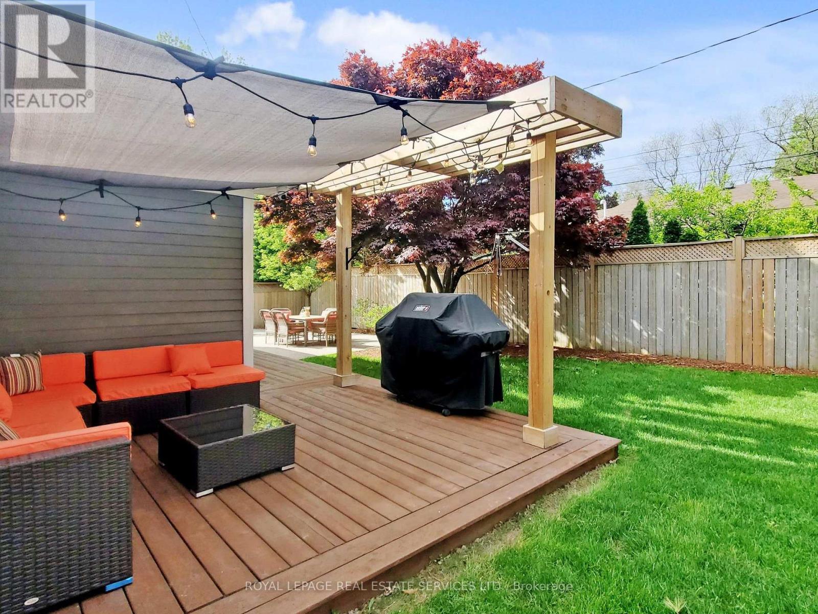 












1072 BOMORDA DRIVE

,
Oakville,




Ontario
L6H1Y2

