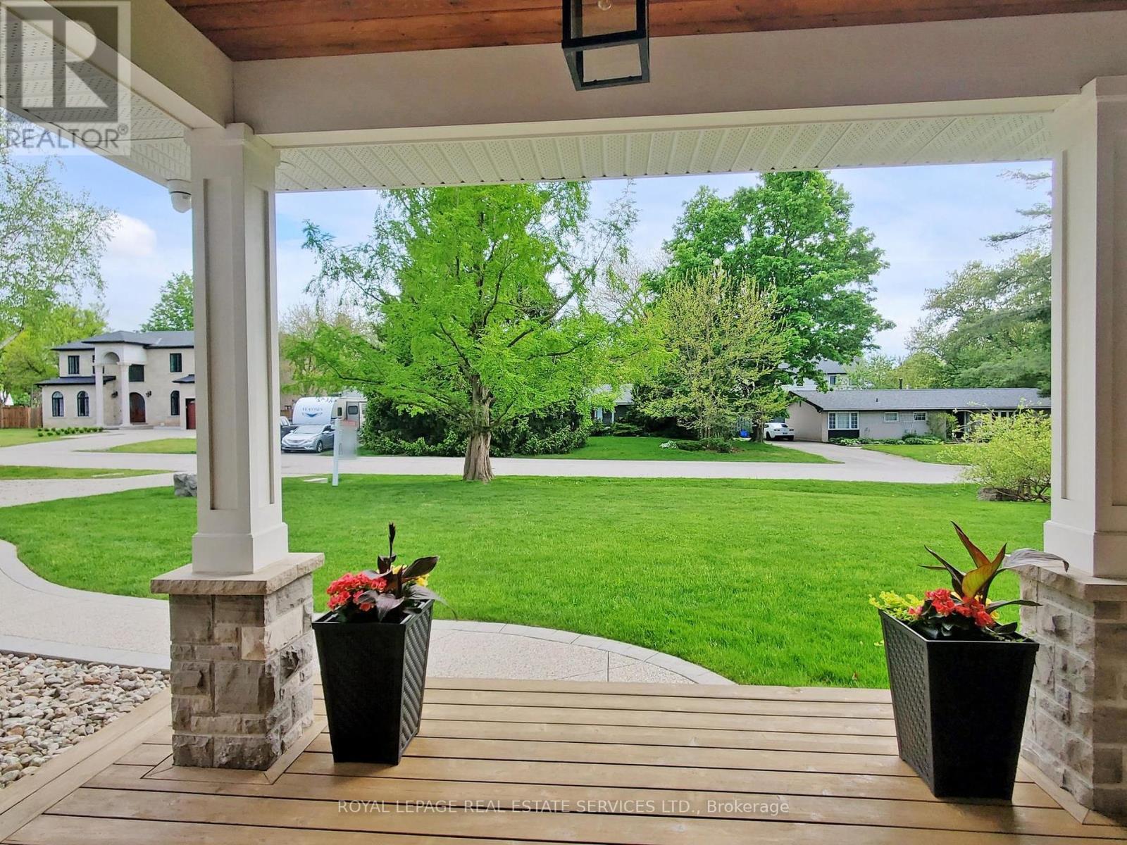












1072 BOMORDA DRIVE

,
Oakville,




Ontario
L6H1Y2

