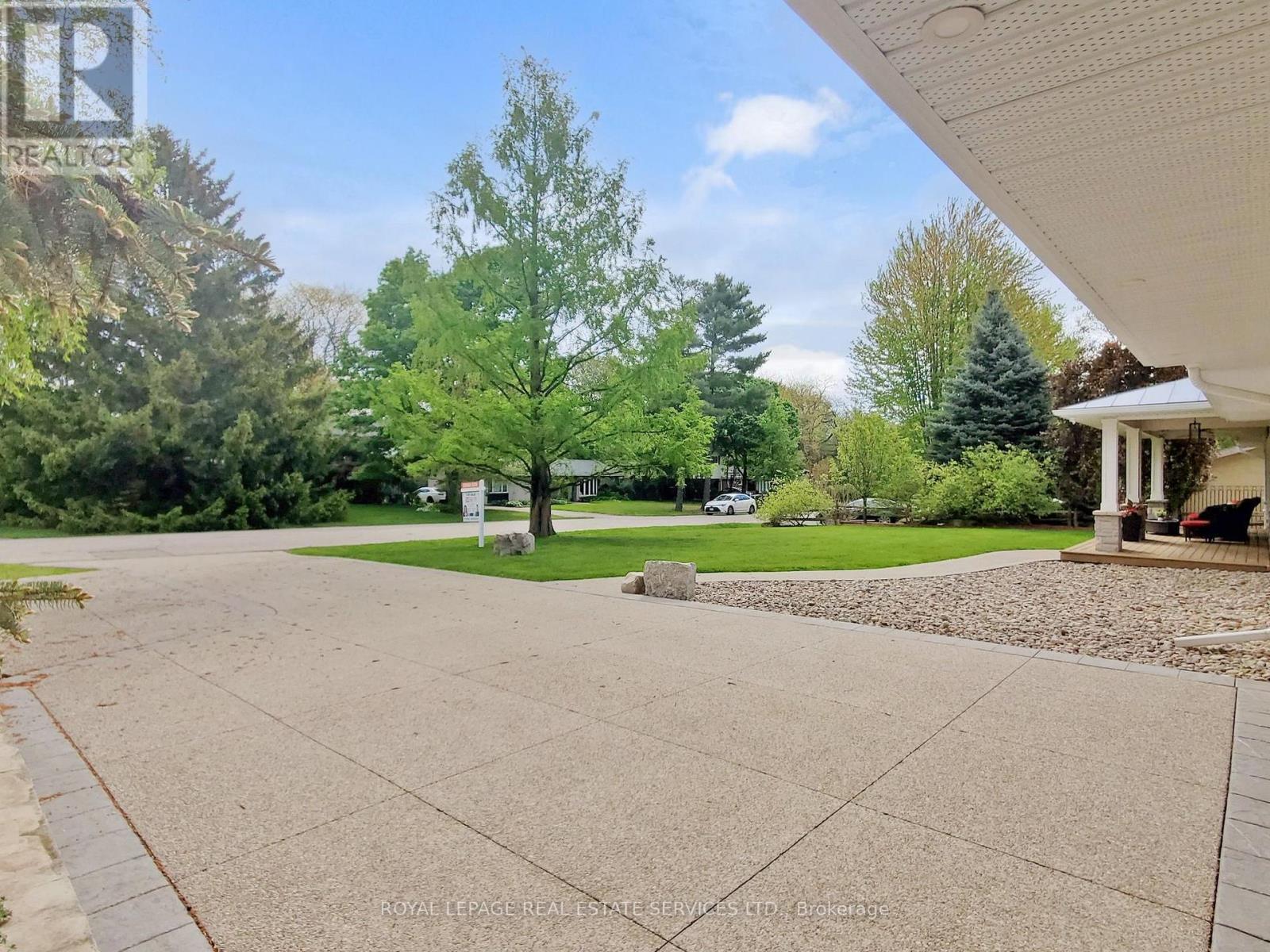 












1072 BOMORDA DRIVE

,
Oakville,




Ontario
L6H1Y2

