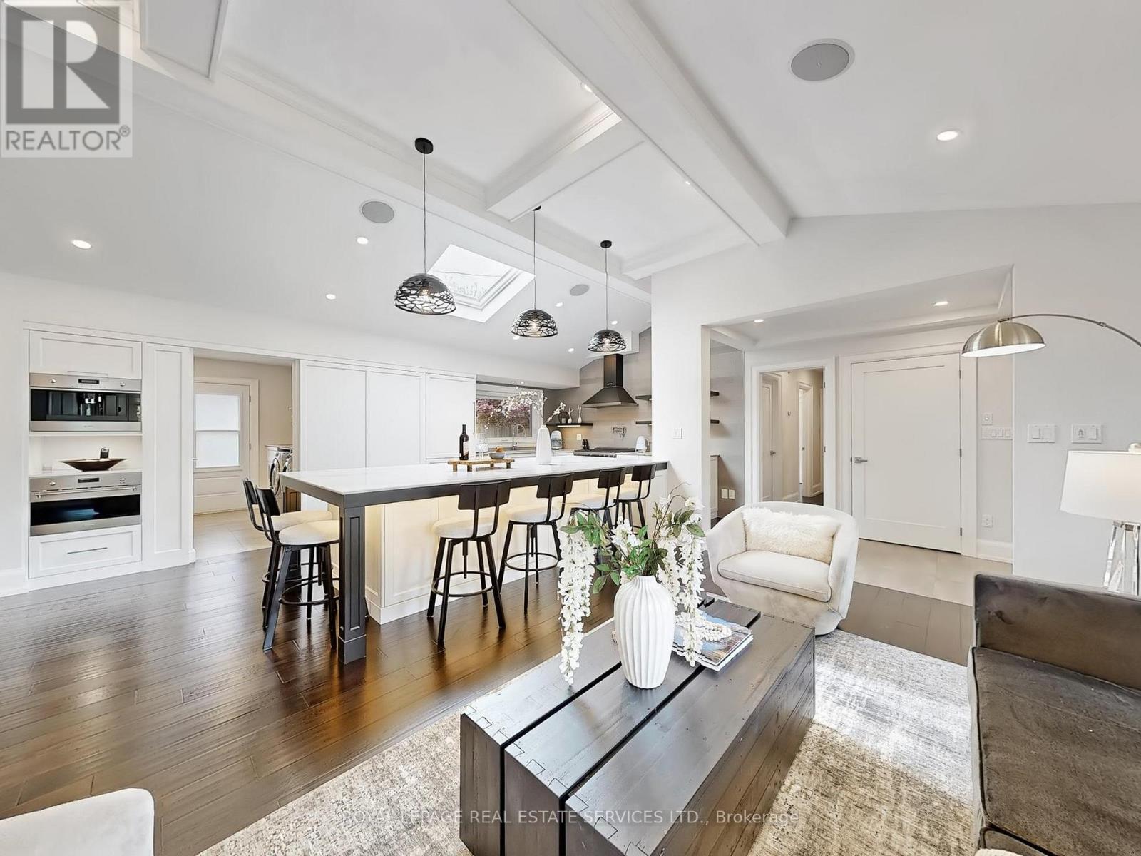 












1072 BOMORDA DRIVE

,
Oakville,




Ontario
L6H1Y2

