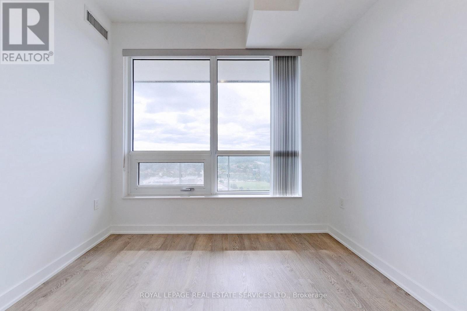 












1506 - 4677 GLEN ERIN DRIVE

,
Mississauga,




Ontario
L5M2E3

