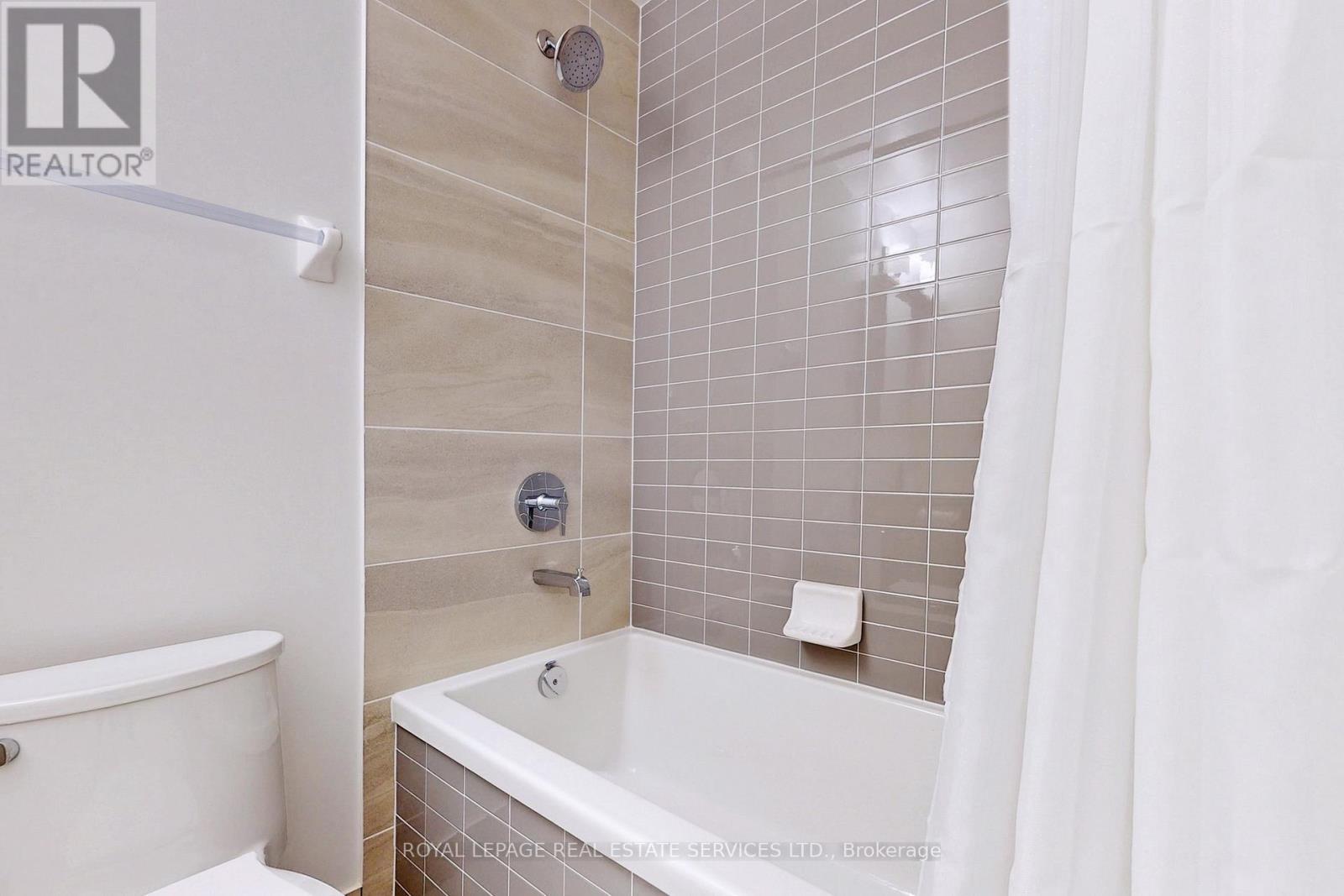 












1506 - 4677 GLEN ERIN DRIVE

,
Mississauga,




Ontario
L5M2E3

