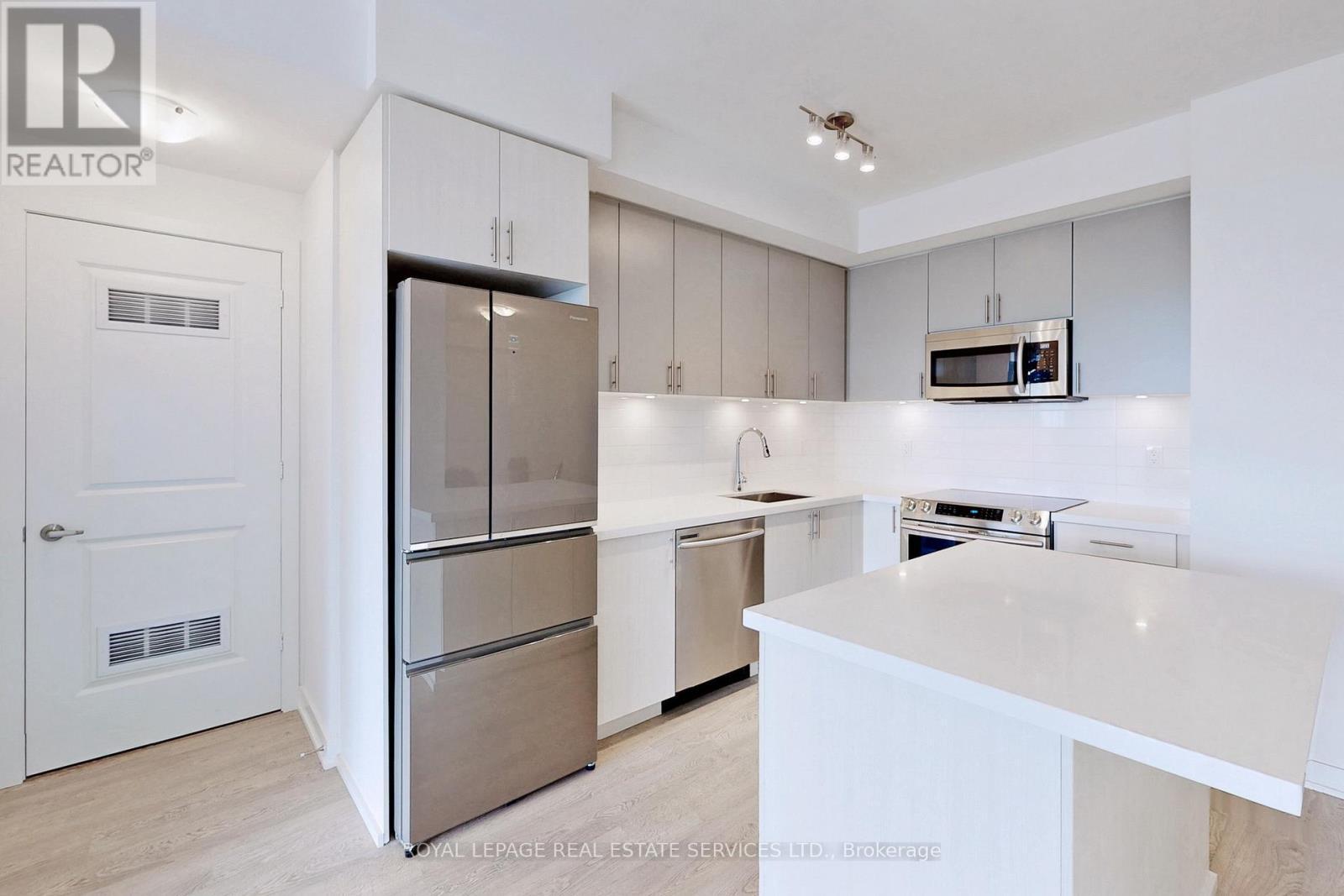 












1506 - 4677 GLEN ERIN DRIVE

,
Mississauga,




Ontario
L5M2E3

