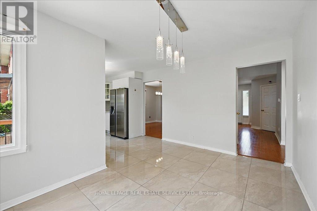 












3020 RIVERVIEW STREET

,
Oakville,




Ontario
L6L1L4

