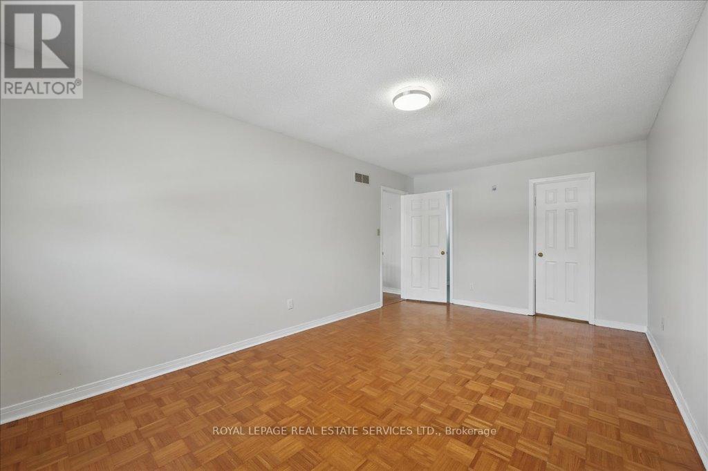 












3020 RIVERVIEW STREET

,
Oakville,




Ontario
L6L1L4

