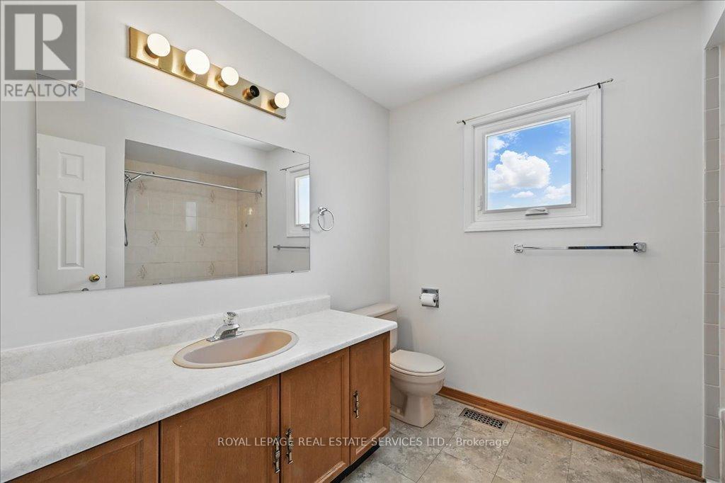 












3020 RIVERVIEW STREET

,
Oakville,




Ontario
L6L1L4

