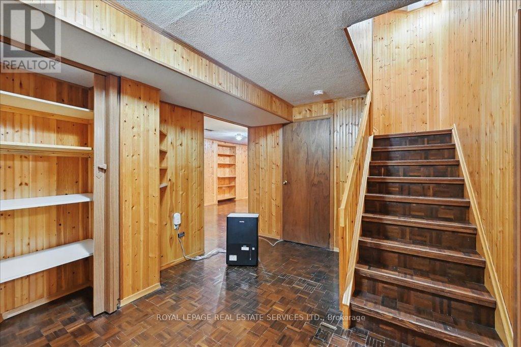 












3020 RIVERVIEW STREET

,
Oakville,




Ontario
L6L1L4

