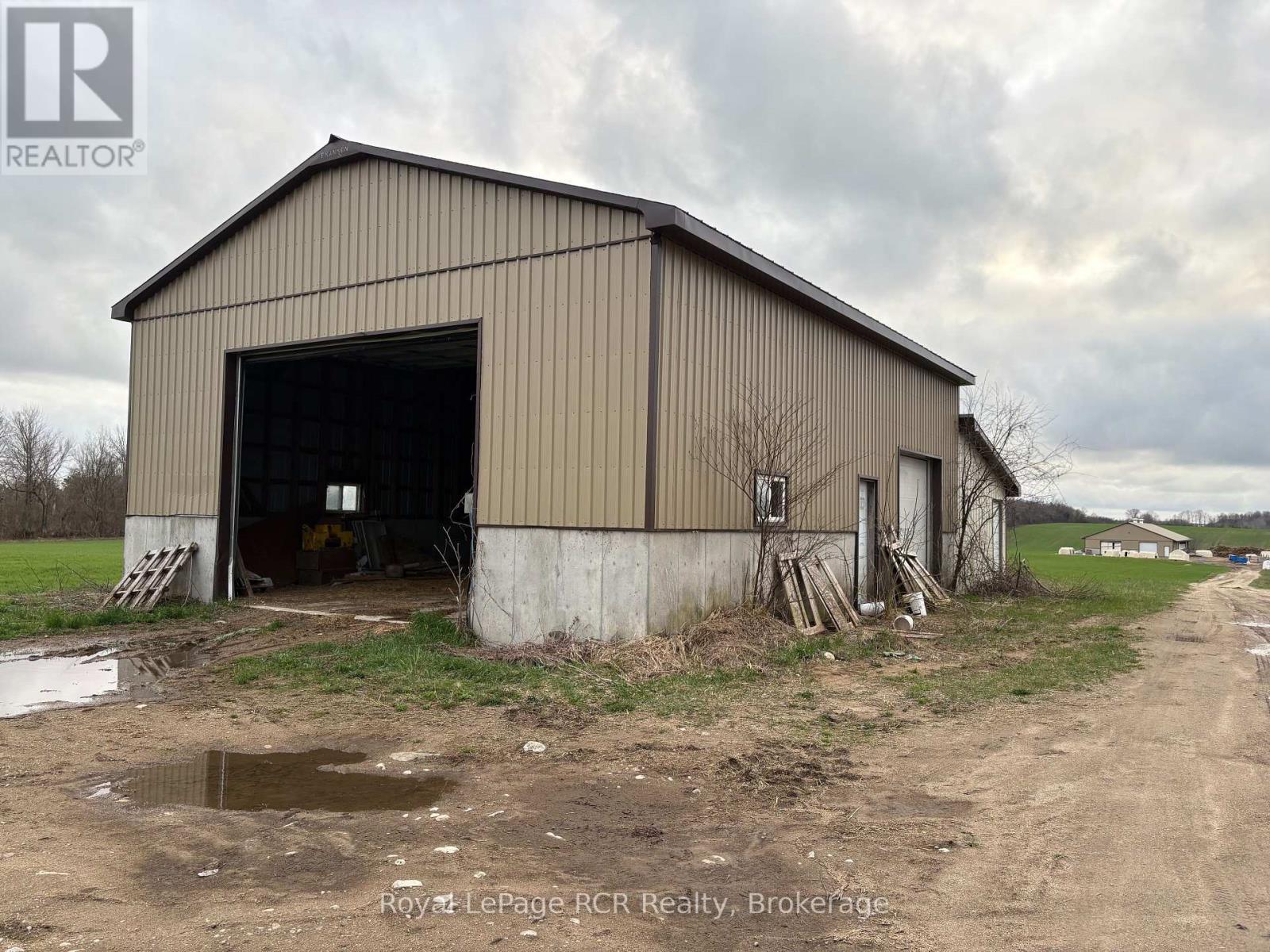 












393596 CONCESSION 2

,
West Grey,







Ontario
N0G1R0

