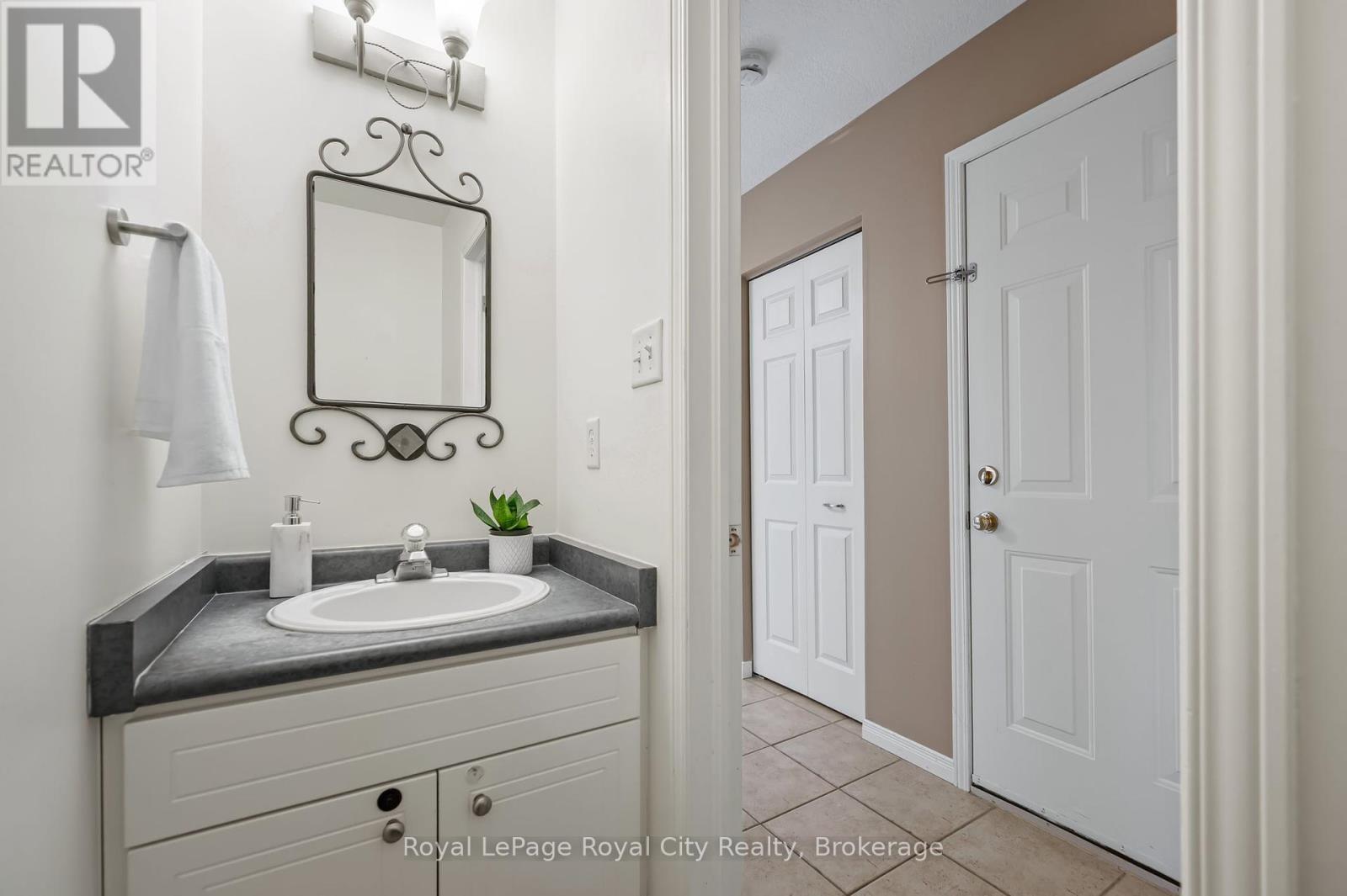 












90 DOYLE DRIVE

,
Guelph (Clairfields/Hanlon Business Park),




Ontario
N1G5B9

