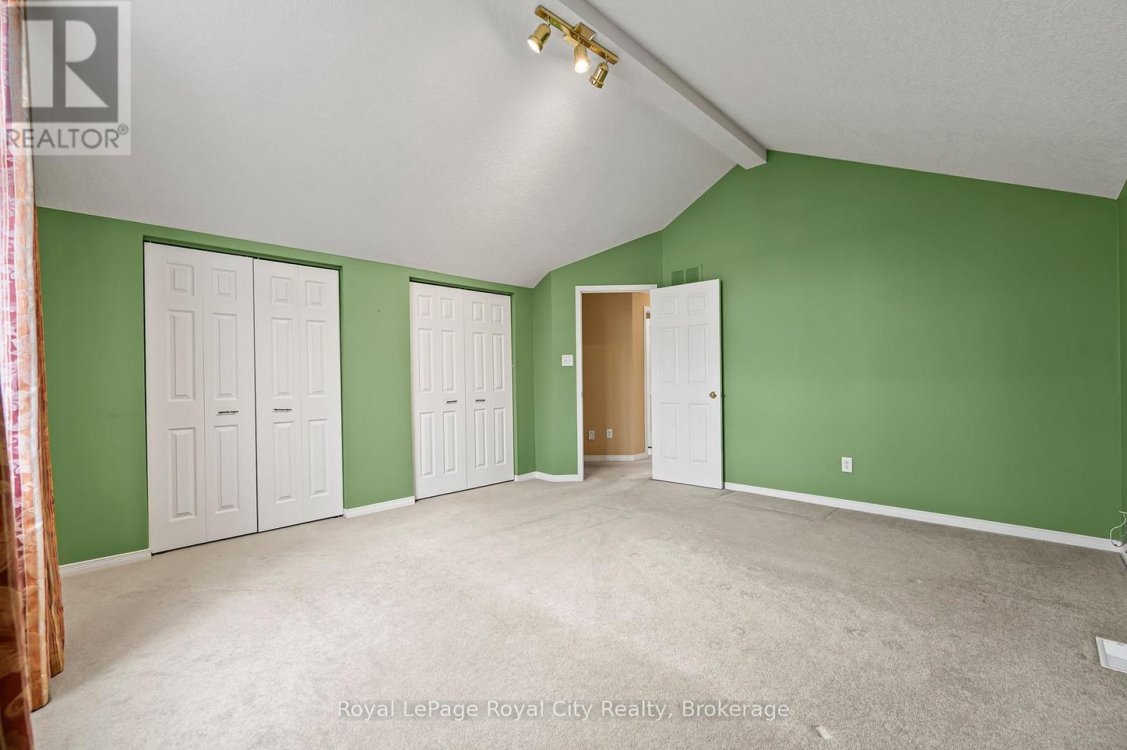 












90 DOYLE DRIVE

,
Guelph (Clairfields/Hanlon Business Park),




Ontario
N1G5B9

