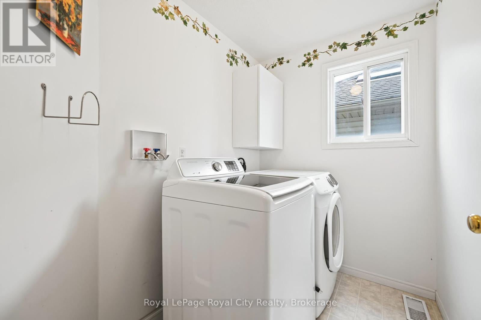 












90 DOYLE DRIVE

,
Guelph (Clairfields/Hanlon Business Park),




Ontario
N1G5B9

