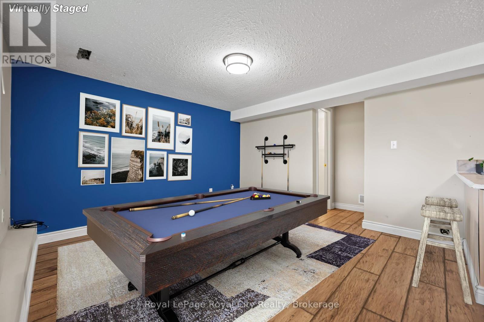 












90 DOYLE DRIVE

,
Guelph (Clairfields/Hanlon Business Park),




Ontario
N1G5B9

