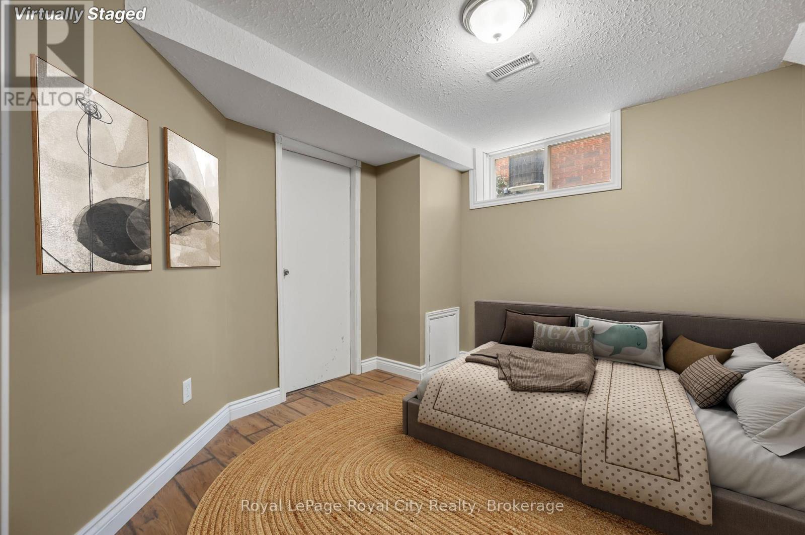 












90 DOYLE DRIVE

,
Guelph (Clairfields/Hanlon Business Park),




Ontario
N1G5B9

