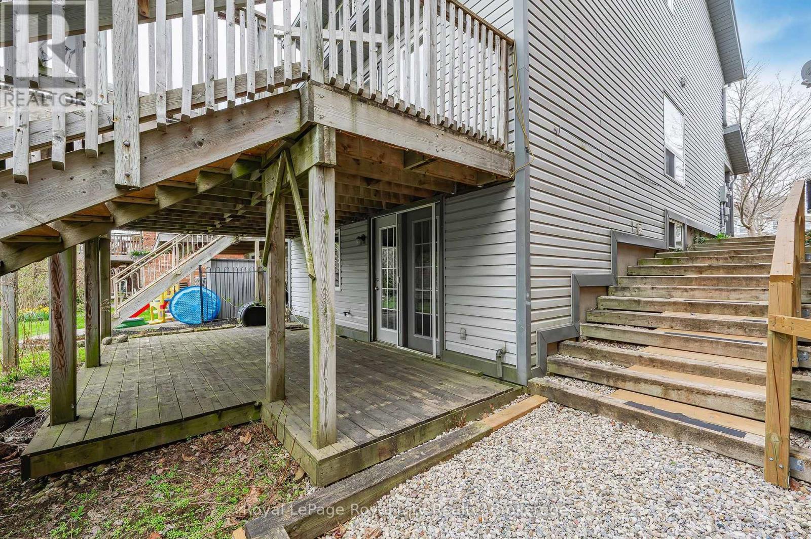












90 DOYLE DRIVE

,
Guelph (Clairfields/Hanlon Business Park),




Ontario
N1G5B9

