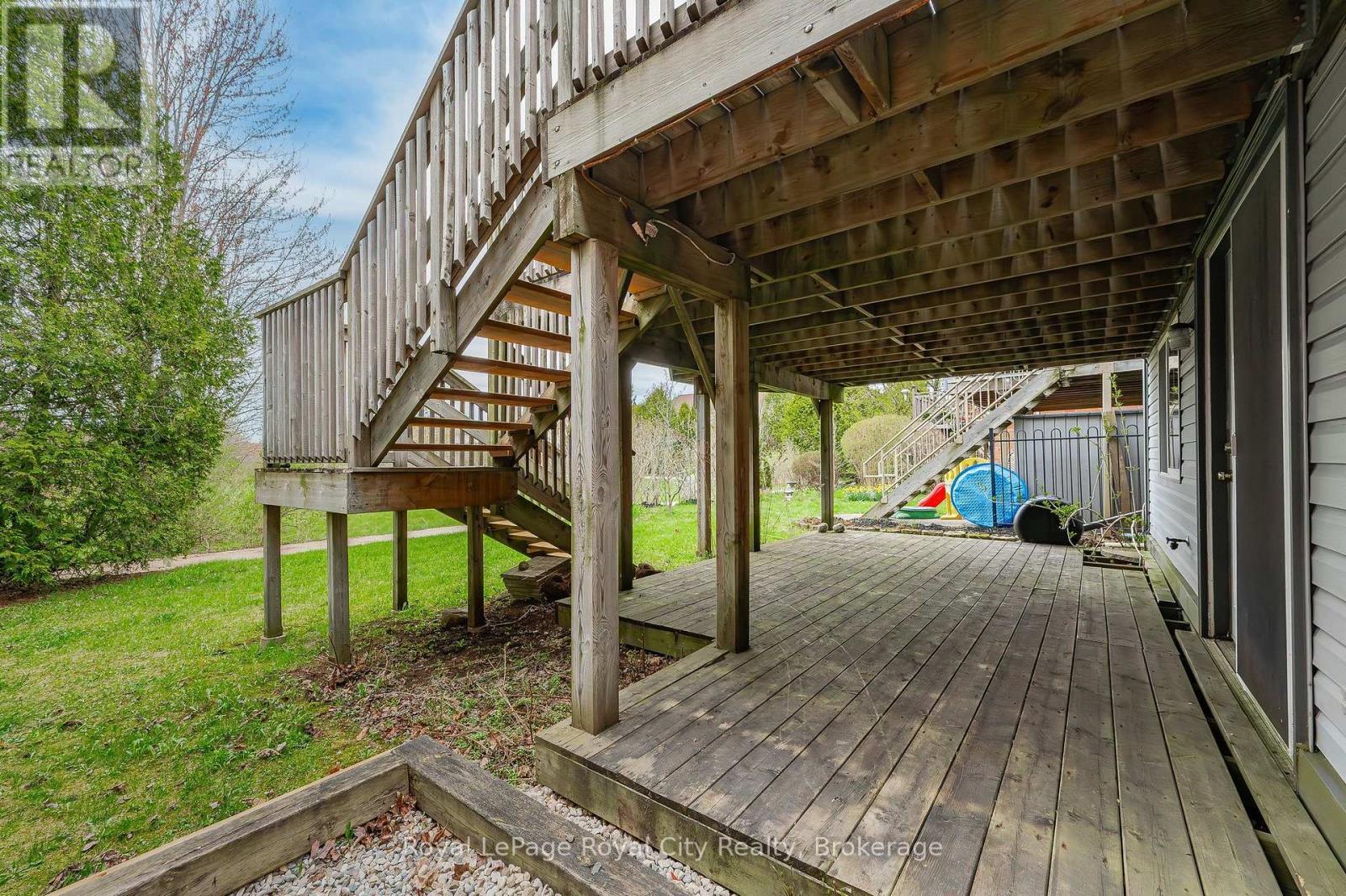 












90 DOYLE DRIVE

,
Guelph (Clairfields/Hanlon Business Park),




Ontario
N1G5B9

