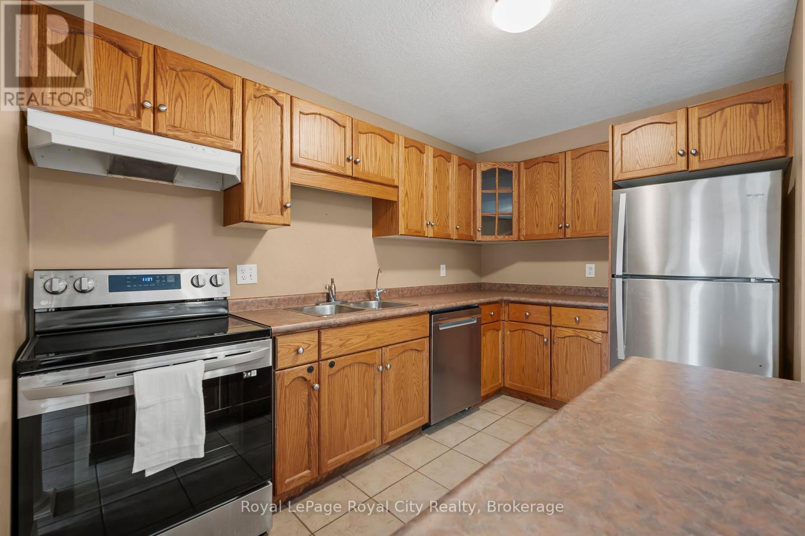 












90 DOYLE DRIVE

,
Guelph (Clairfields/Hanlon Business Park),




Ontario
N1G5B9

