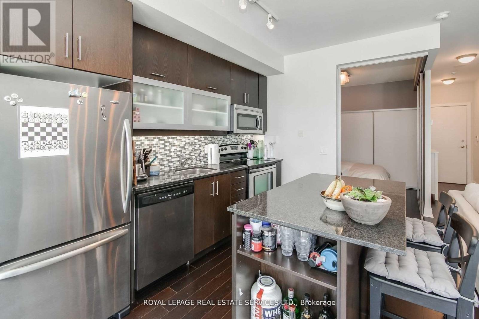 












330 - 90 STADIUM ROAD

,
Toronto,




Ontario
M5V3W5

