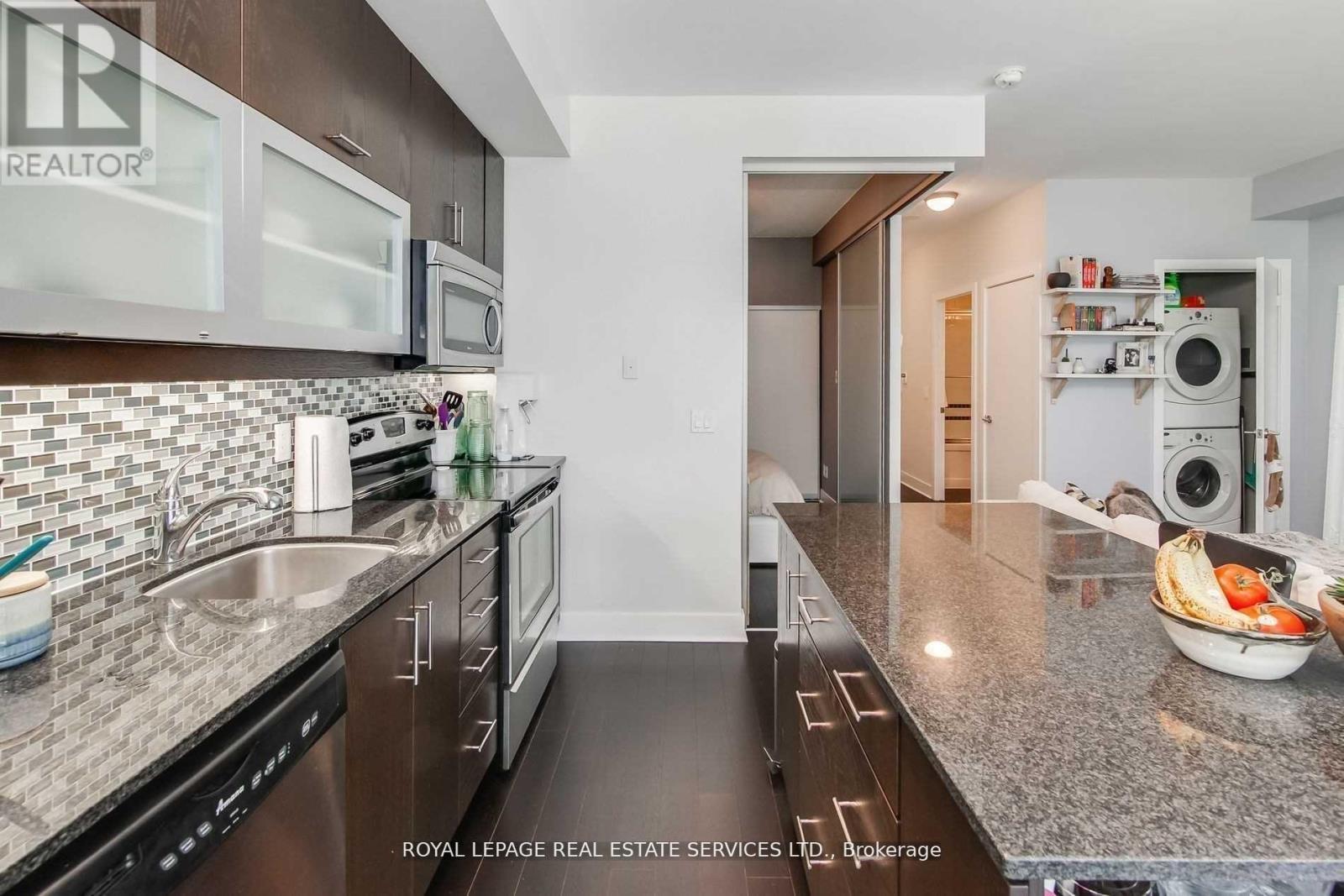 












330 - 90 STADIUM ROAD

,
Toronto,




Ontario
M5V3W5

