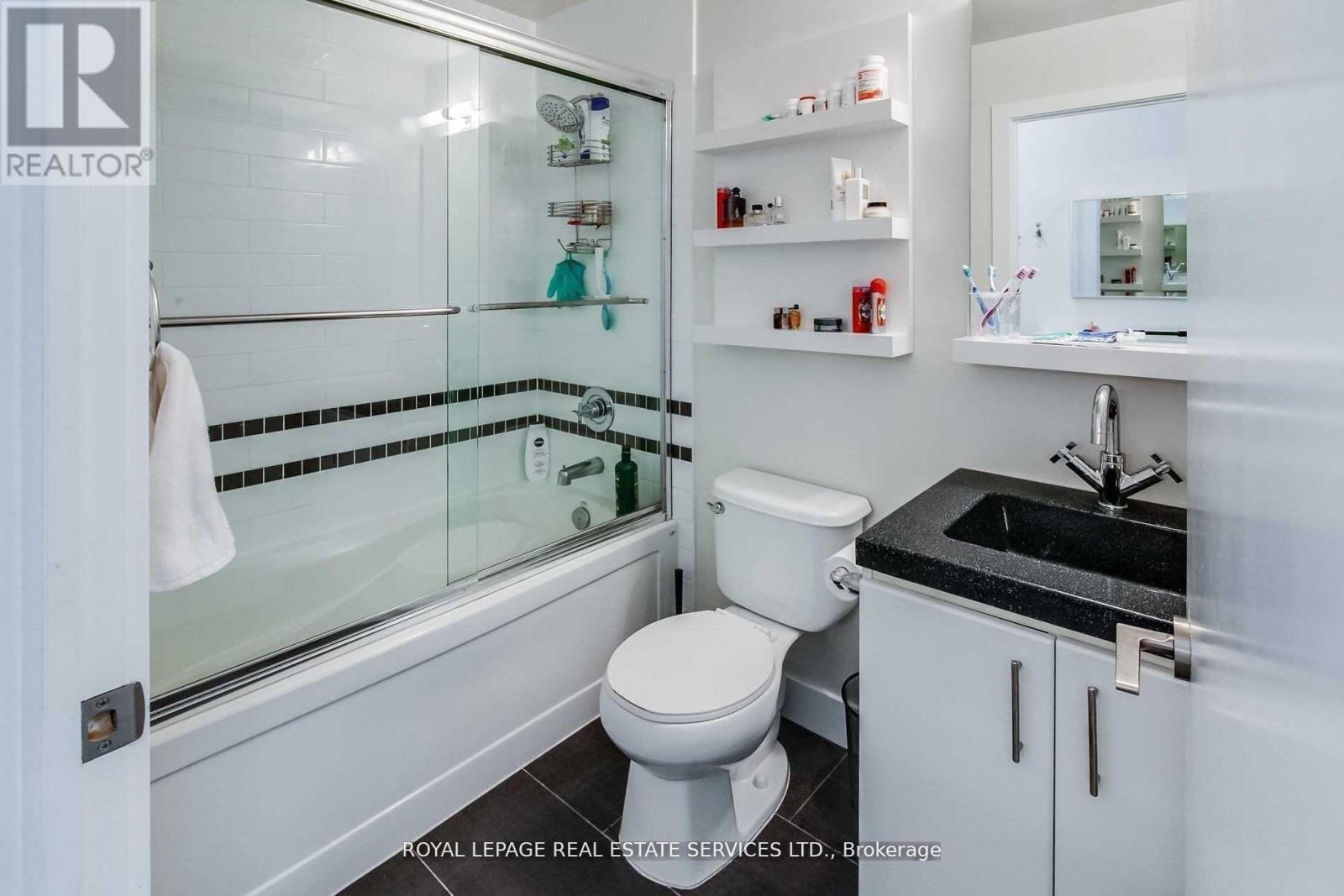 












330 - 90 STADIUM ROAD

,
Toronto,




Ontario
M5V3W5

