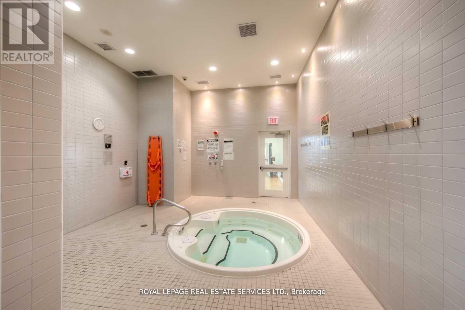 












330 - 90 STADIUM ROAD

,
Toronto,




Ontario
M5V3W5

