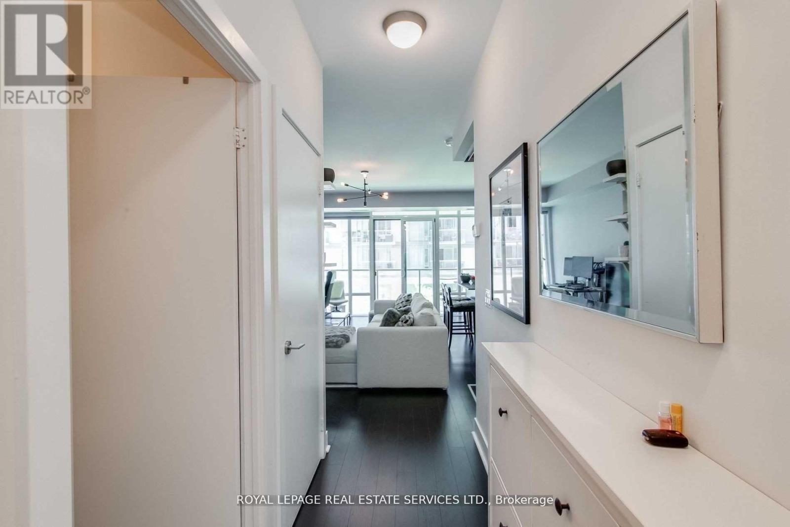 












330 - 90 STADIUM ROAD

,
Toronto,




Ontario
M5V3W5

