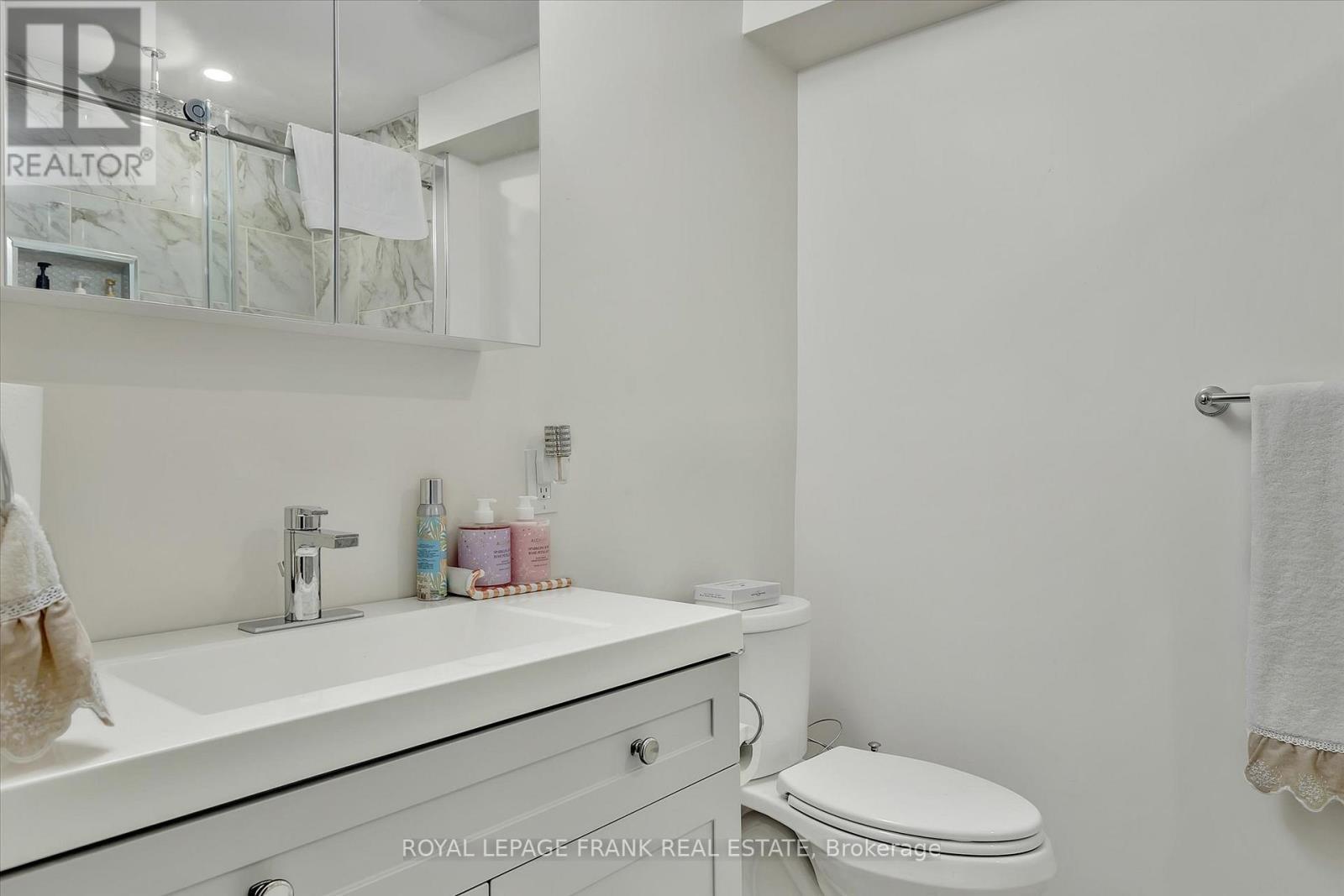 












9 - 80 MARSH AVENUE

,
Peterborough North (North),




Ontario
K9H0J5

