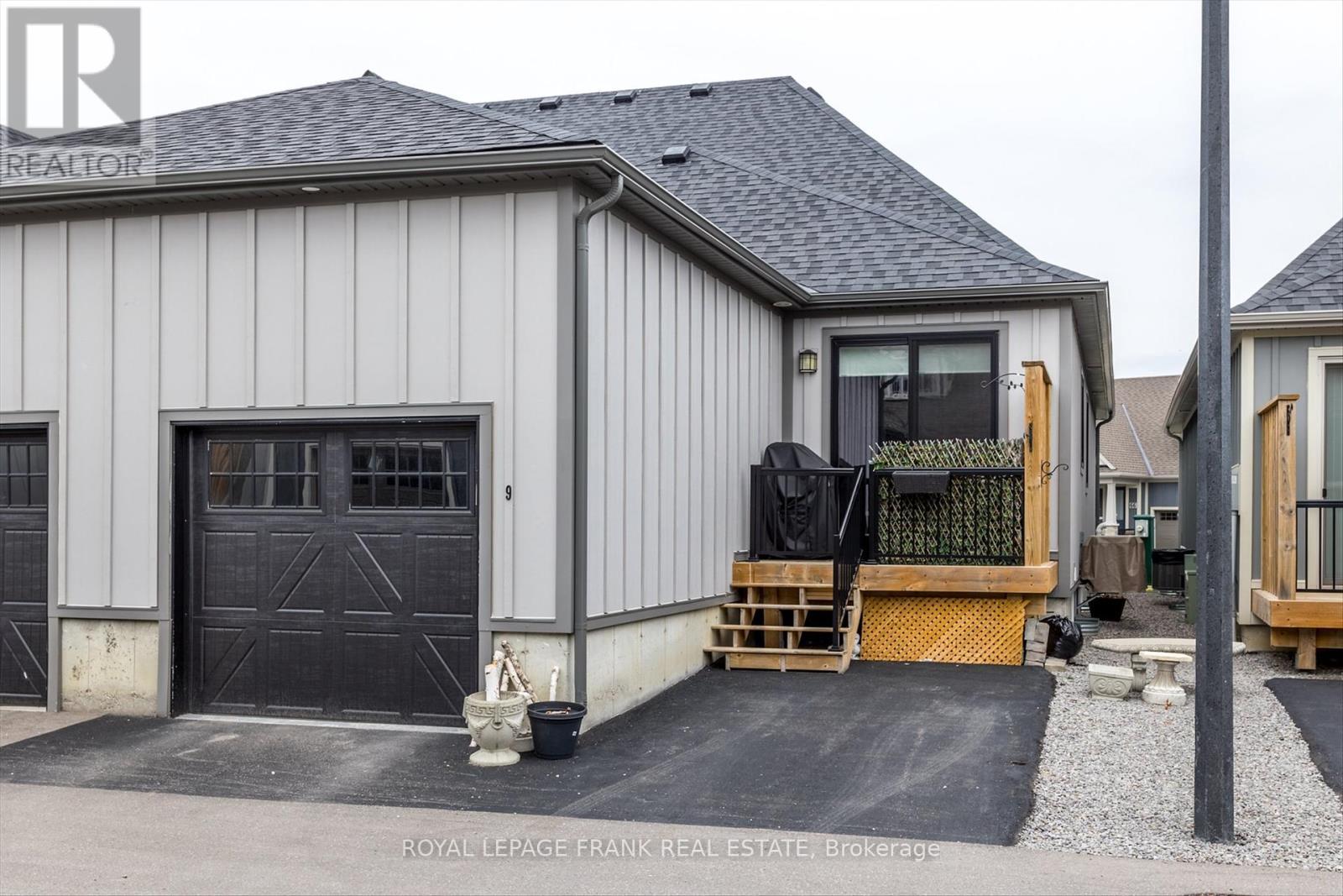 












9 - 80 MARSH AVENUE

,
Peterborough North (North),




Ontario
K9H0J5

