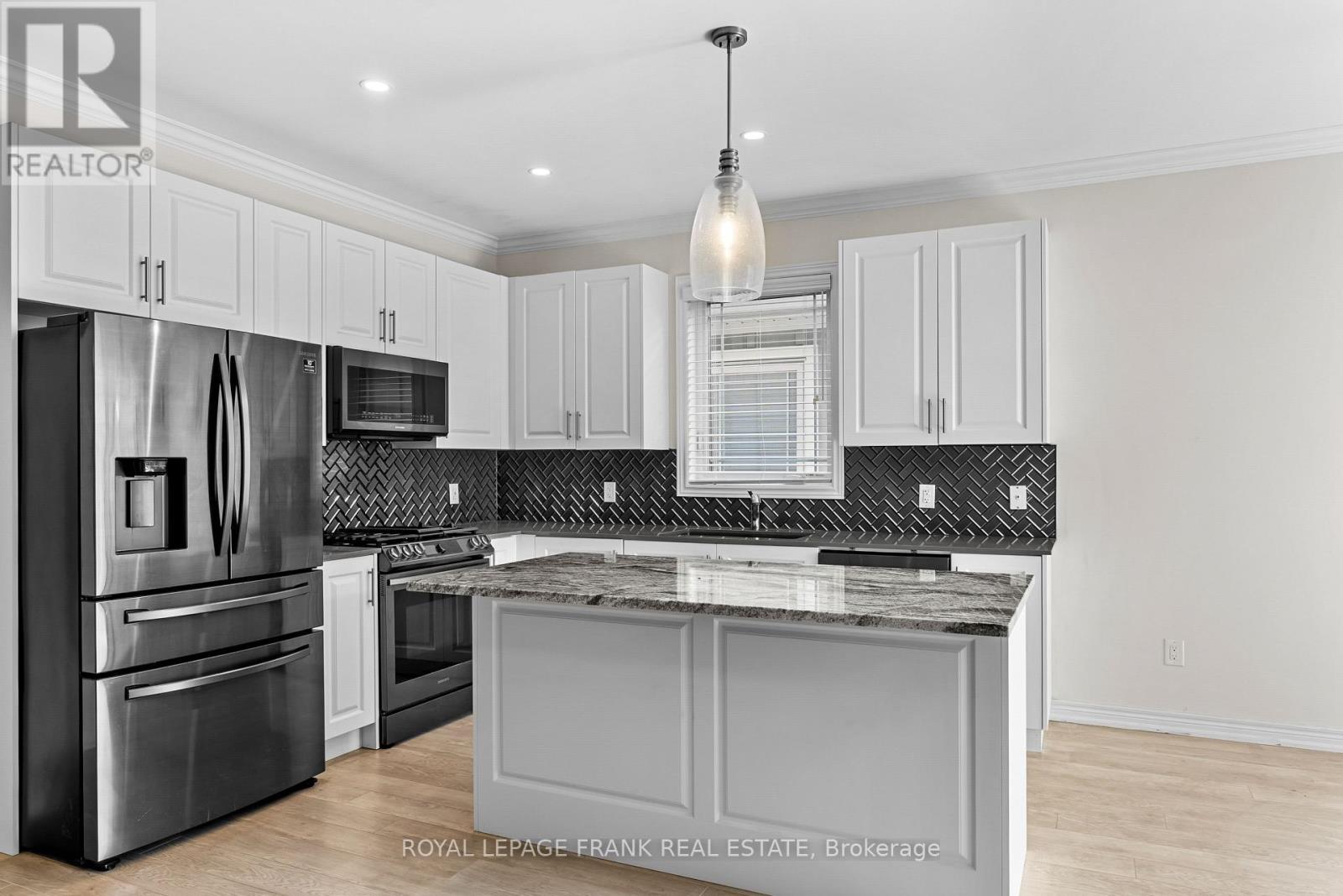 












9 - 80 MARSH AVENUE

,
Peterborough North (North),




Ontario
K9H0J5

