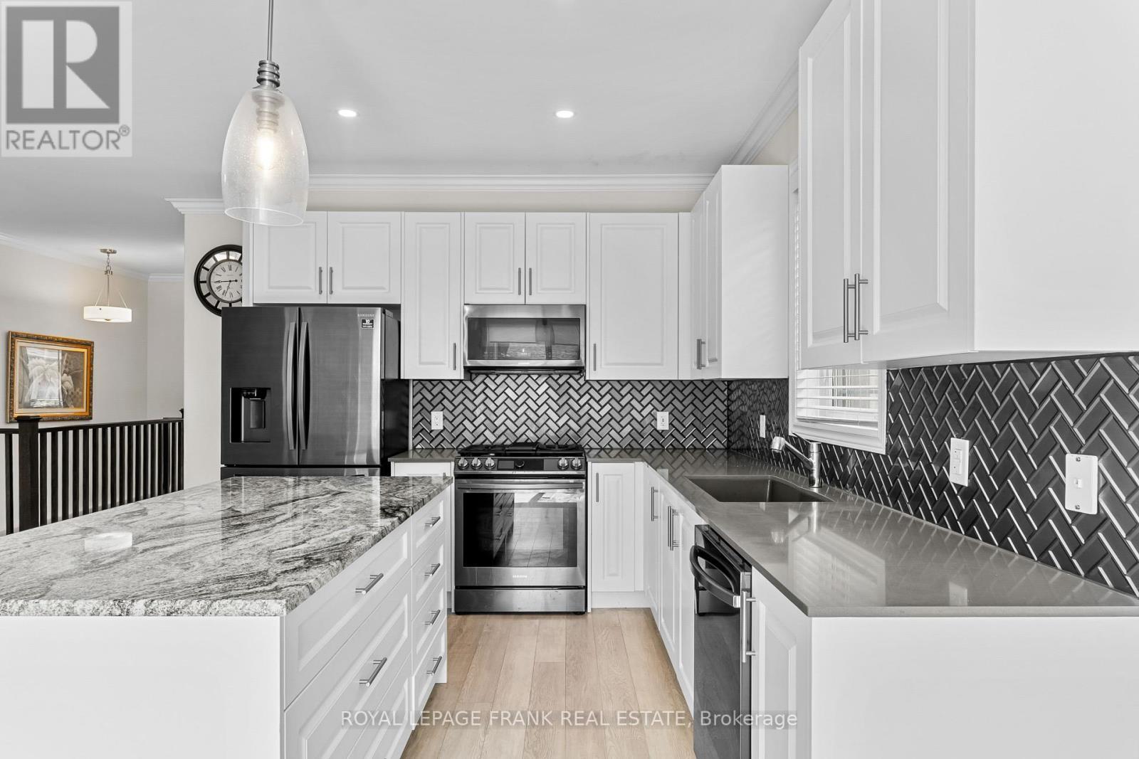 












9 - 80 MARSH AVENUE

,
Peterborough North (North),




Ontario
K9H0J5


