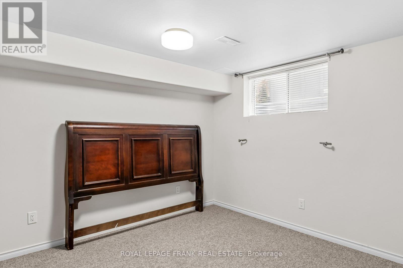 












9 - 80 MARSH AVENUE

,
Peterborough North (North),




Ontario
K9H0J5

