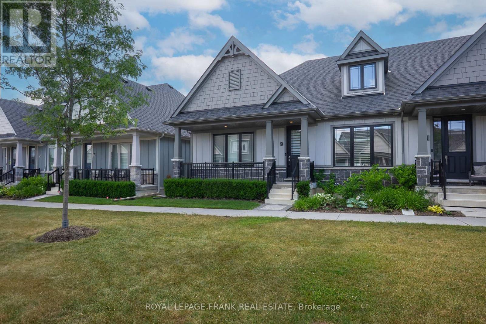 












9 - 80 MARSH AVENUE

,
Peterborough North (North),




Ontario
K9H0J5

