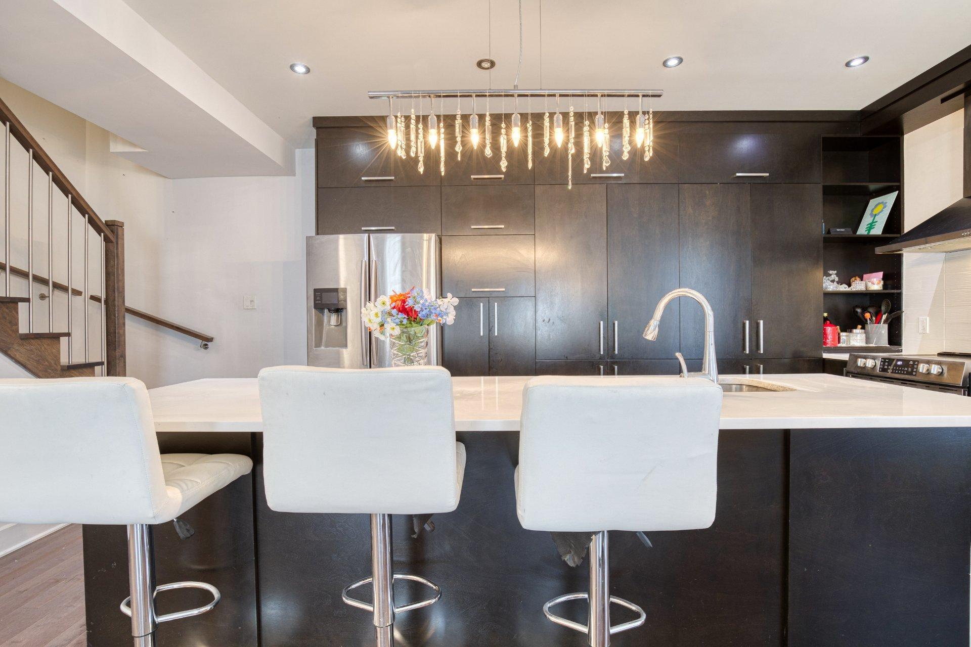









4435


Rue Lenoir

, 3,
Brossard,




QC
J4Y0J9

