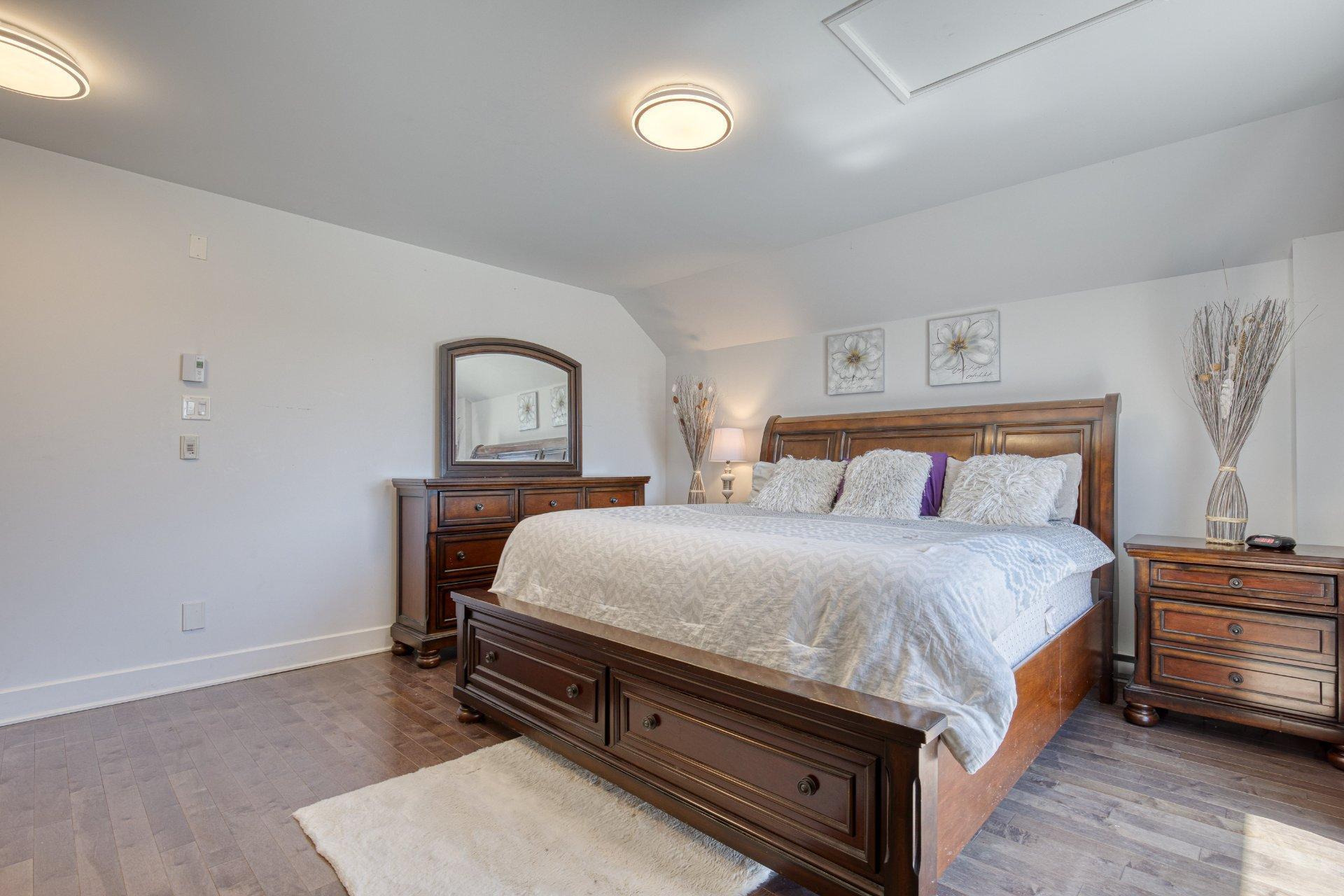 









4435


Rue Lenoir

, 3,
Brossard,




QC
J4Y0J9

