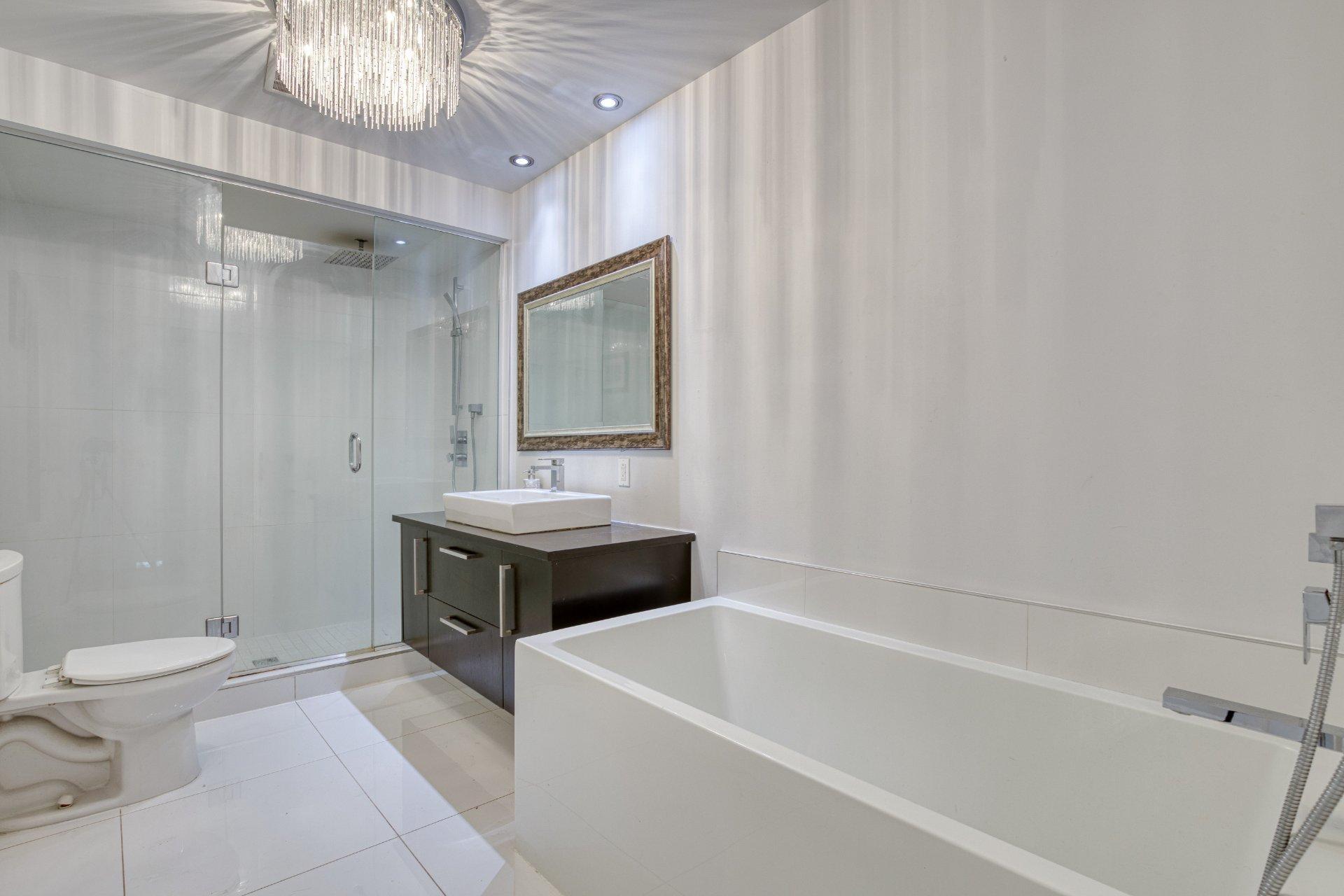 









4435


Rue Lenoir

, 3,
Brossard,




QC
J4Y0J9

