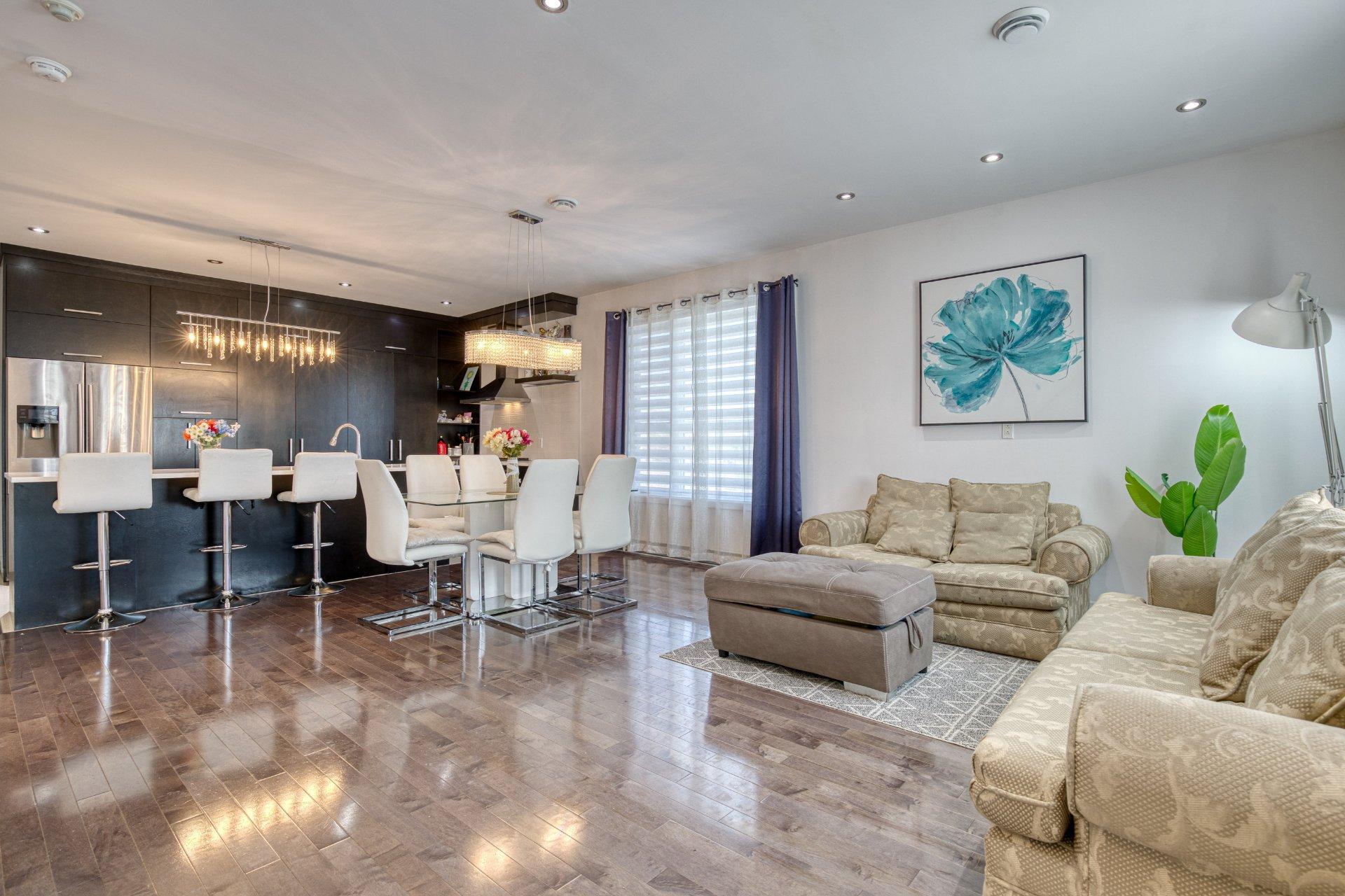 









4435


Rue Lenoir

, 3,
Brossard,




QC
J4Y0J9


