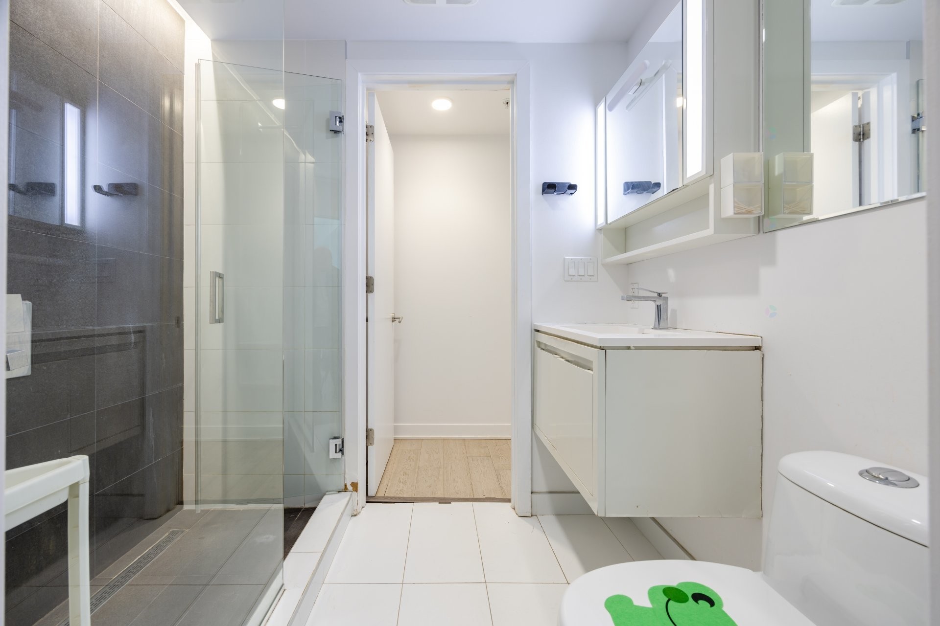 









1288


Av. des Canadiens-de-Montréal

, 1813,
Montréal (Ville-Marie),




QC
H3B3B3

