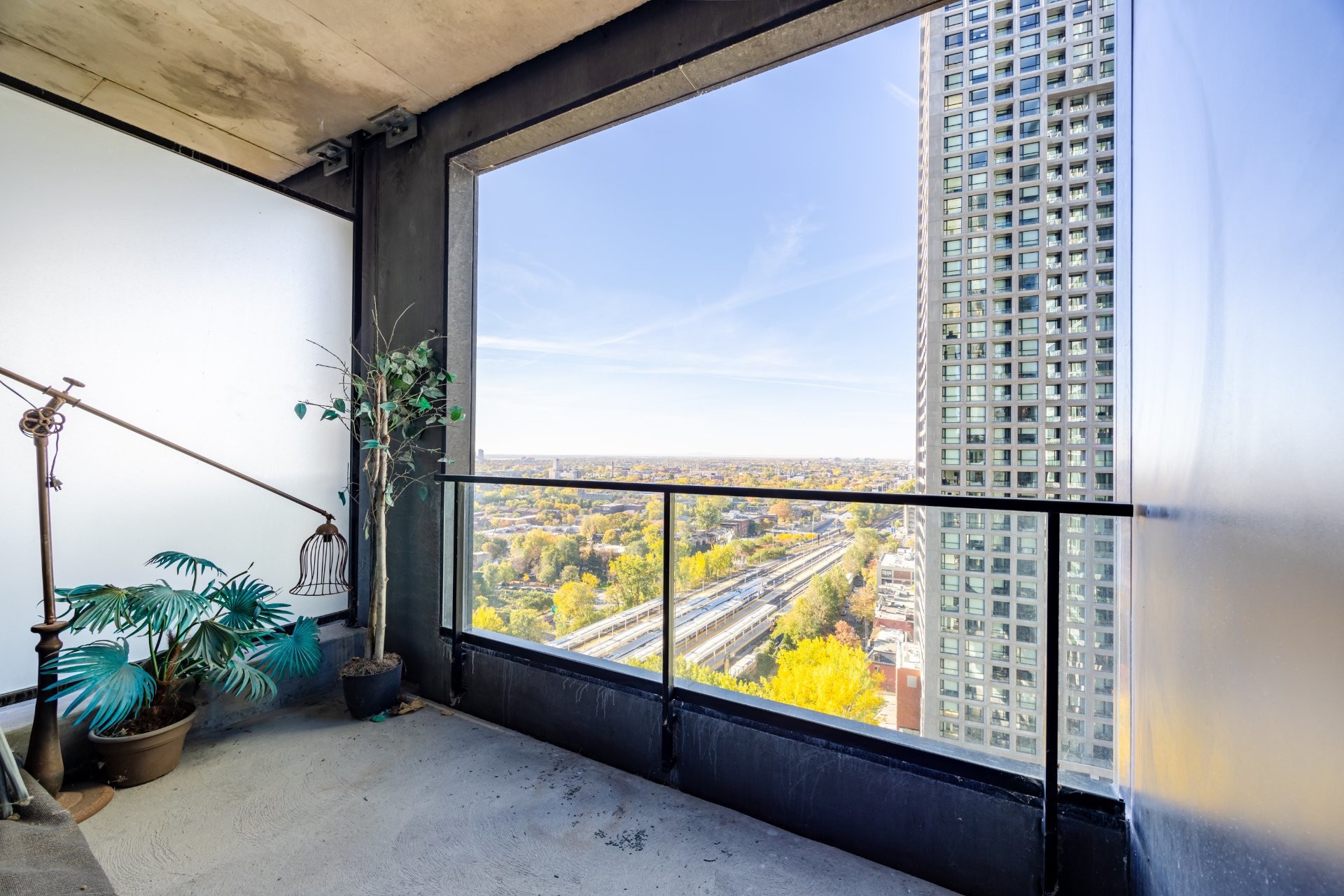 









1288


Av. des Canadiens-de-Montréal

, 1813,
Montréal (Ville-Marie),




QC
H3B3B3

