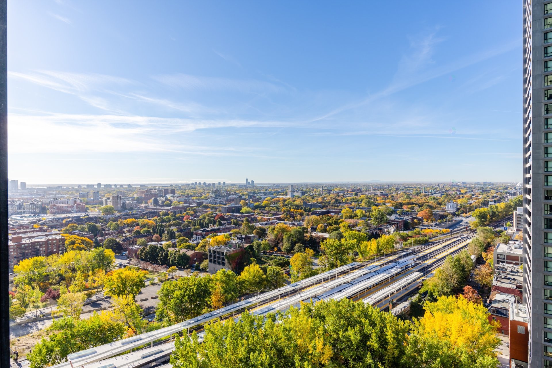 









1288


Av. des Canadiens-de-Montréal

, 1813,
Montréal (Ville-Marie),




QC
H3B3B3

