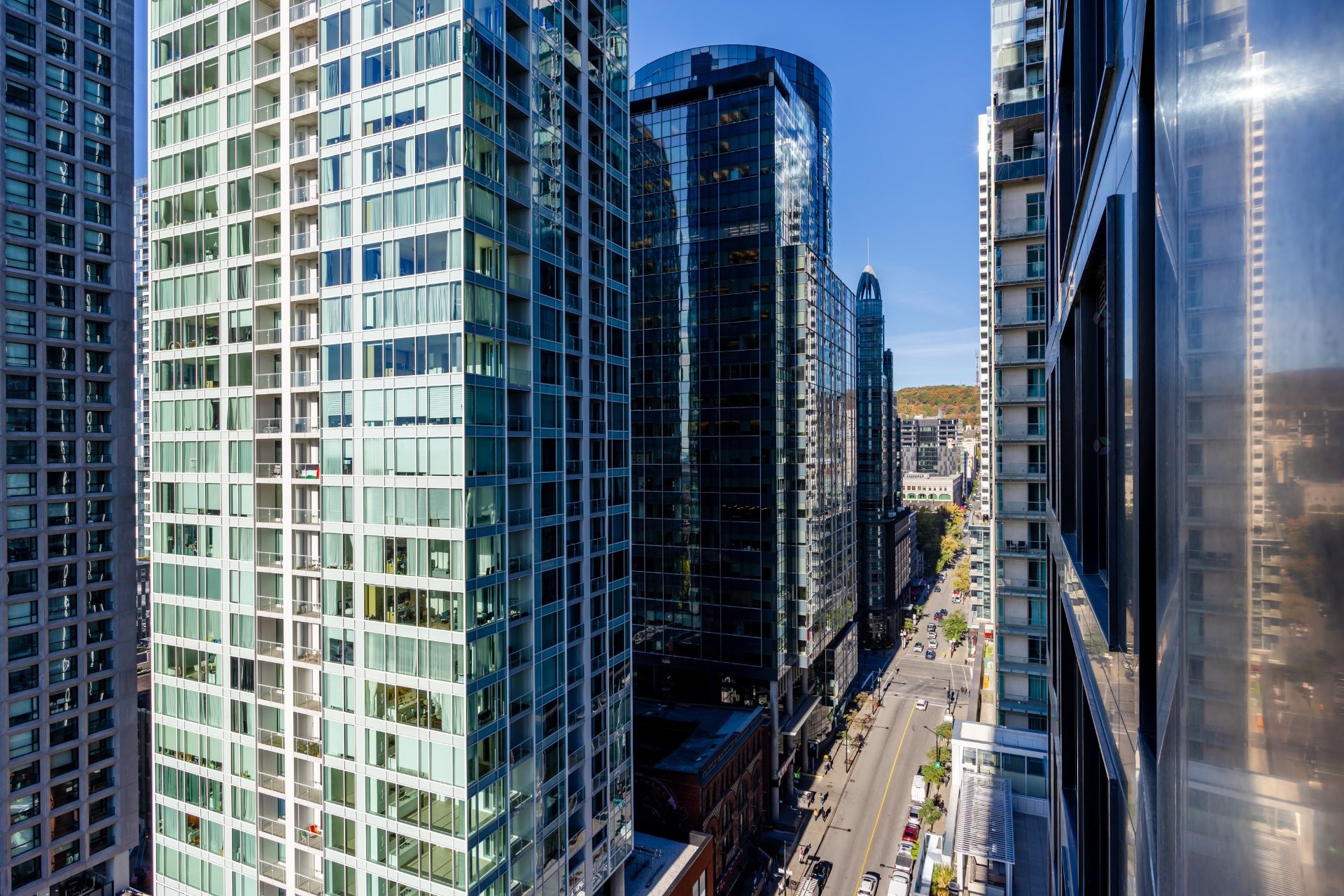 









1288


Av. des Canadiens-de-Montréal

, 1813,
Montréal (Ville-Marie),




QC
H3B3B3

