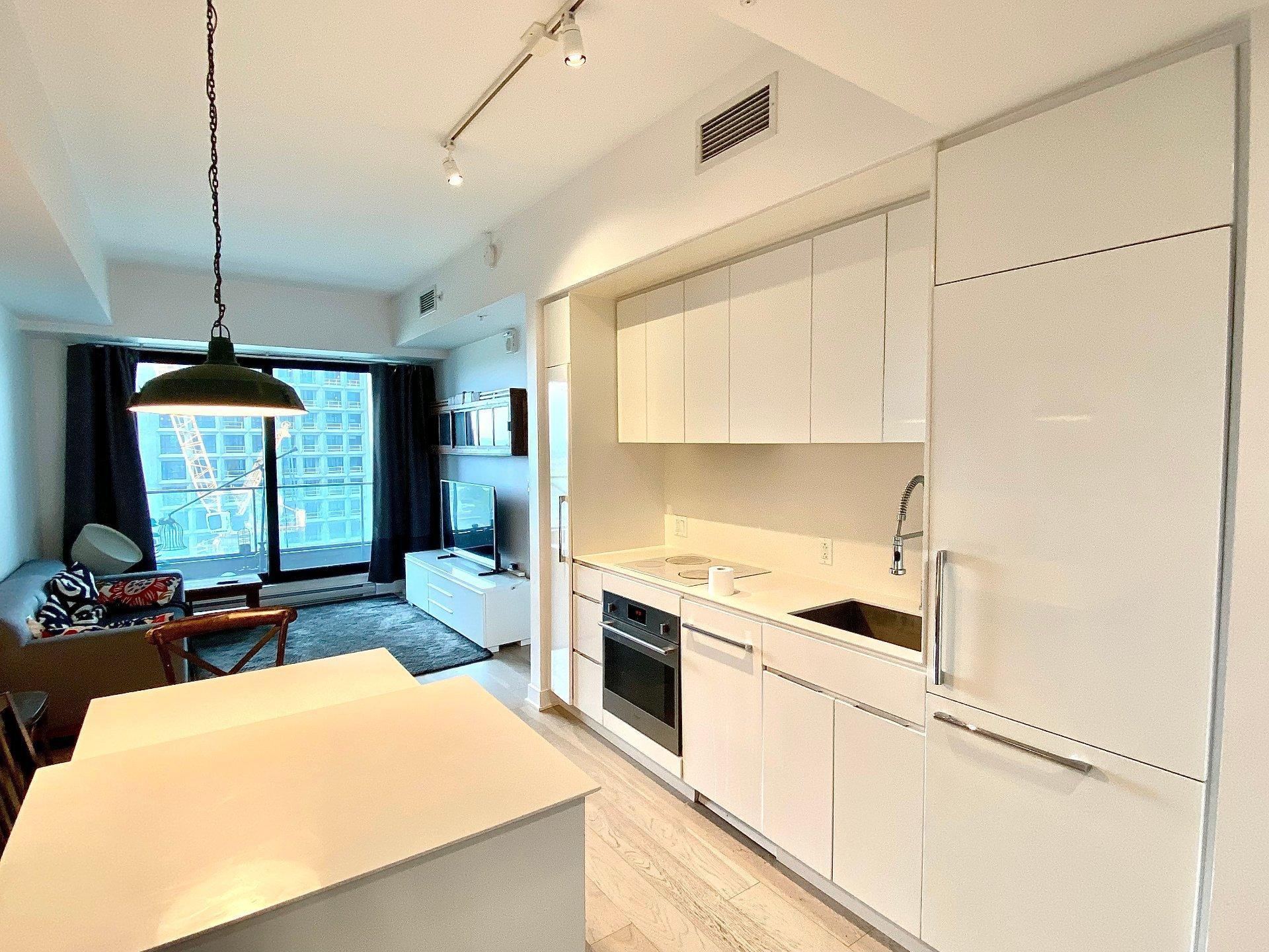 









1288


Av. des Canadiens-de-Montréal

, 1813,
Montréal (Ville-Marie),




QC
H3B3B3

