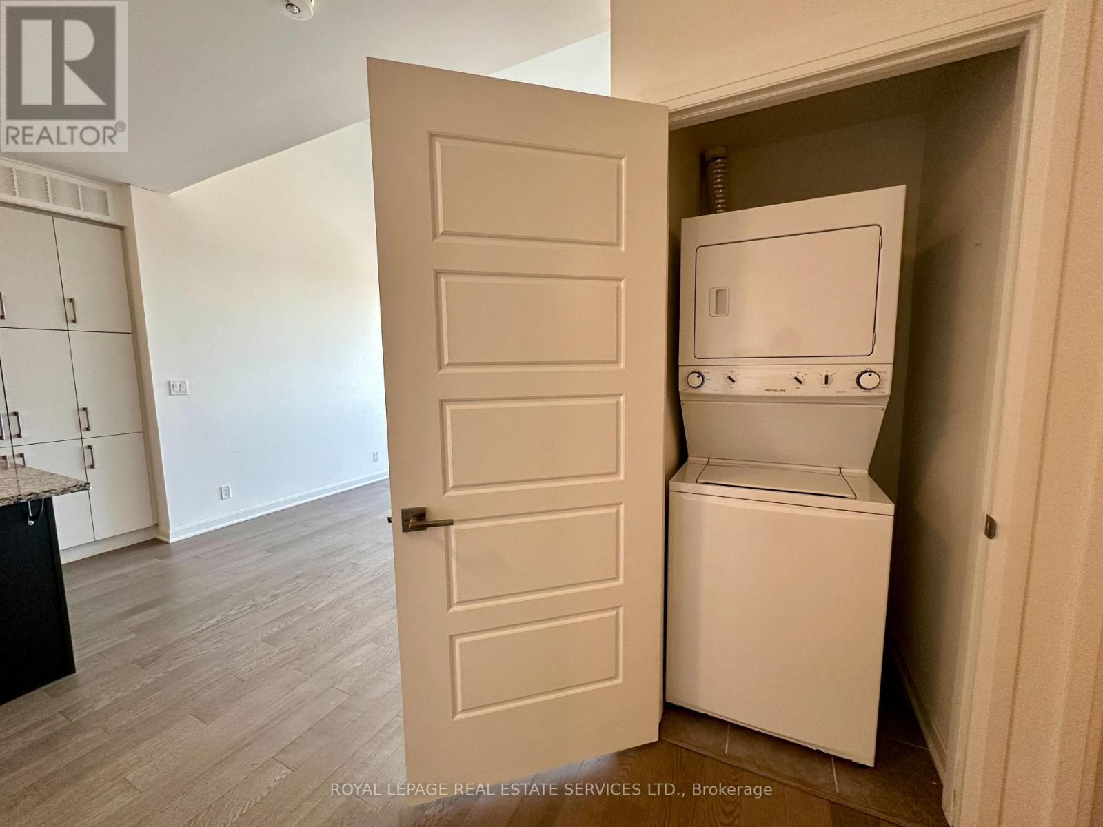 












410 - 3028 CREEKSHORE COMMON

,
Oakville,




Ontario
L6M5K6

