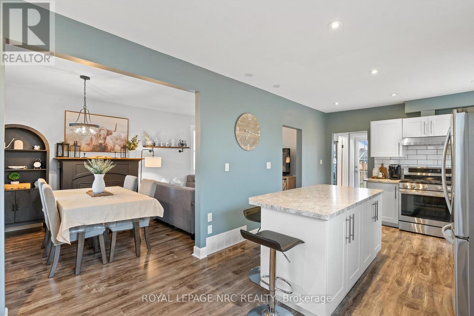 












2 CURRIE STREET

,
St. Catharines (Facer),




Ontario
L2M5M6

