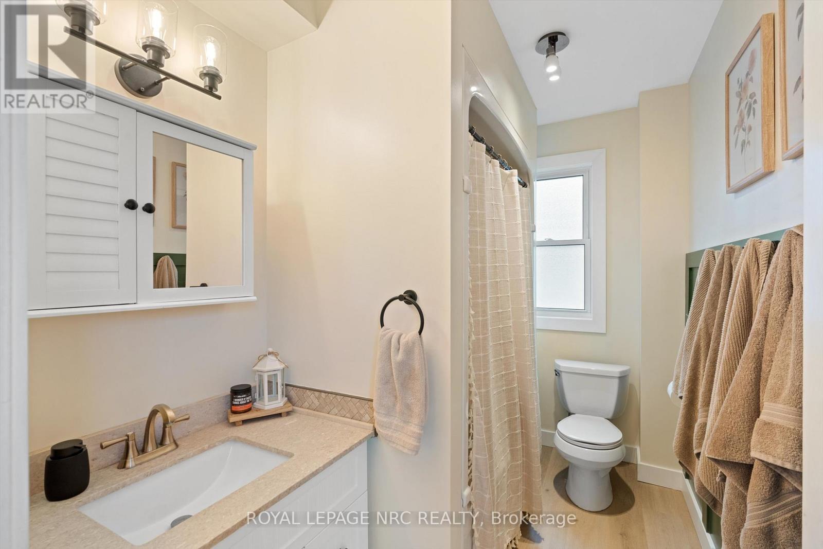 












2 CURRIE STREET

,
St. Catharines (Facer),




Ontario
L2M5M6

