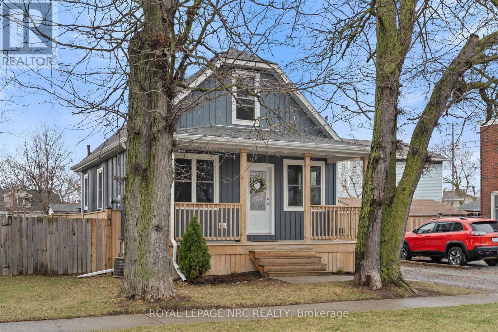 












2 CURRIE STREET

,
St. Catharines (Facer),




Ontario
L2M5M6

